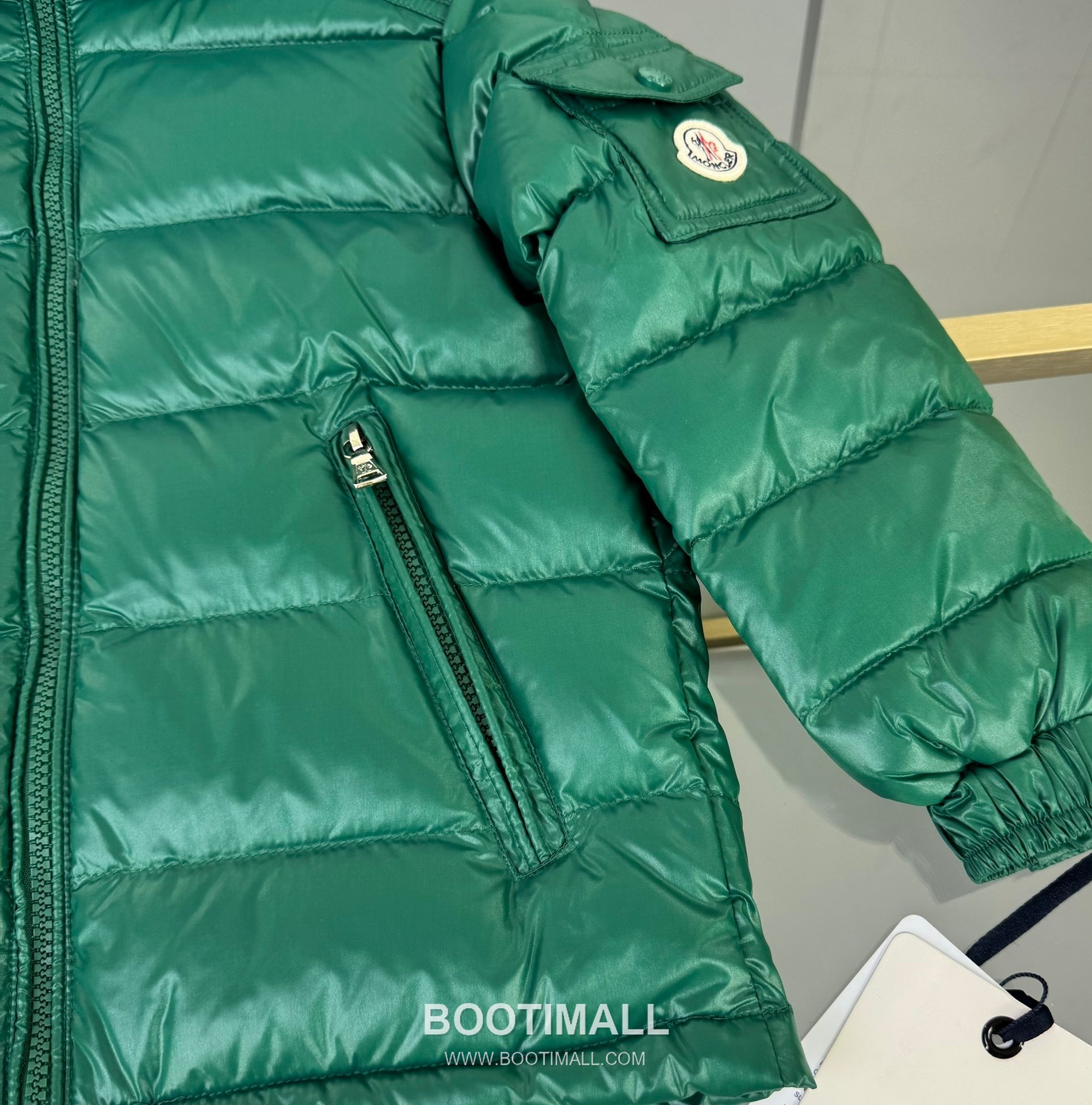 Balenciaga Maya Glossy Down Polyester, Duck Down Black Down Jacket 발렌시아가 마야 글로시 다운 폴리에스터, 덕다운 블랙 다운 재킷 6