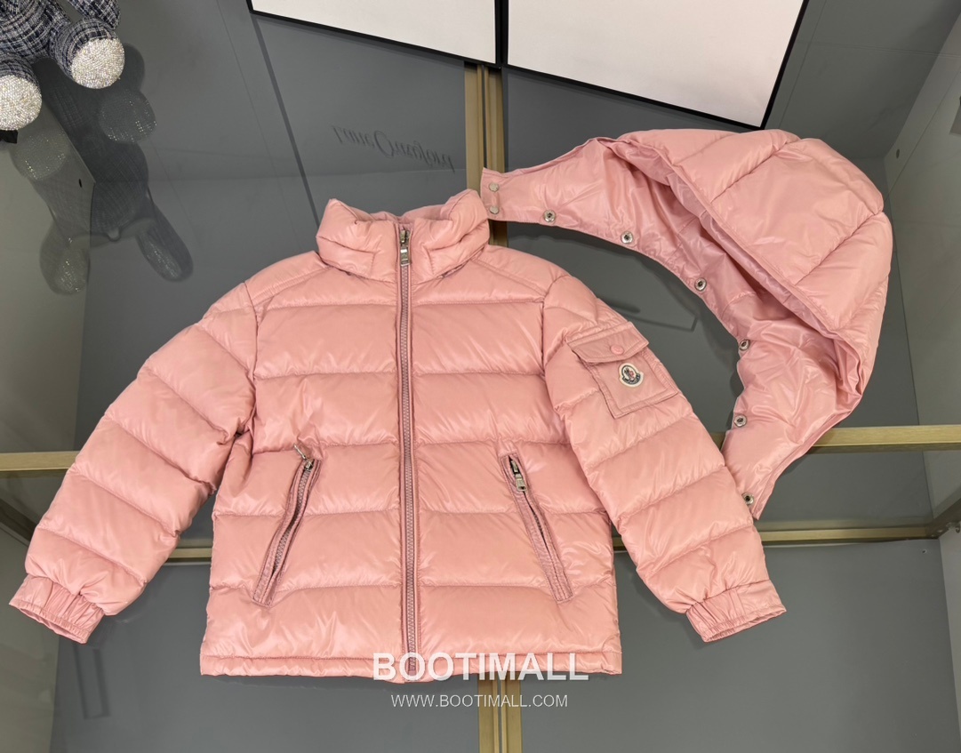 Balenciaga Maya Glossy Down Polyester, Duck Down Black Down Jacket 발렌시아가 마야 글로시 다운 폴리에스터, 덕다운 블랙 다운 재킷 3