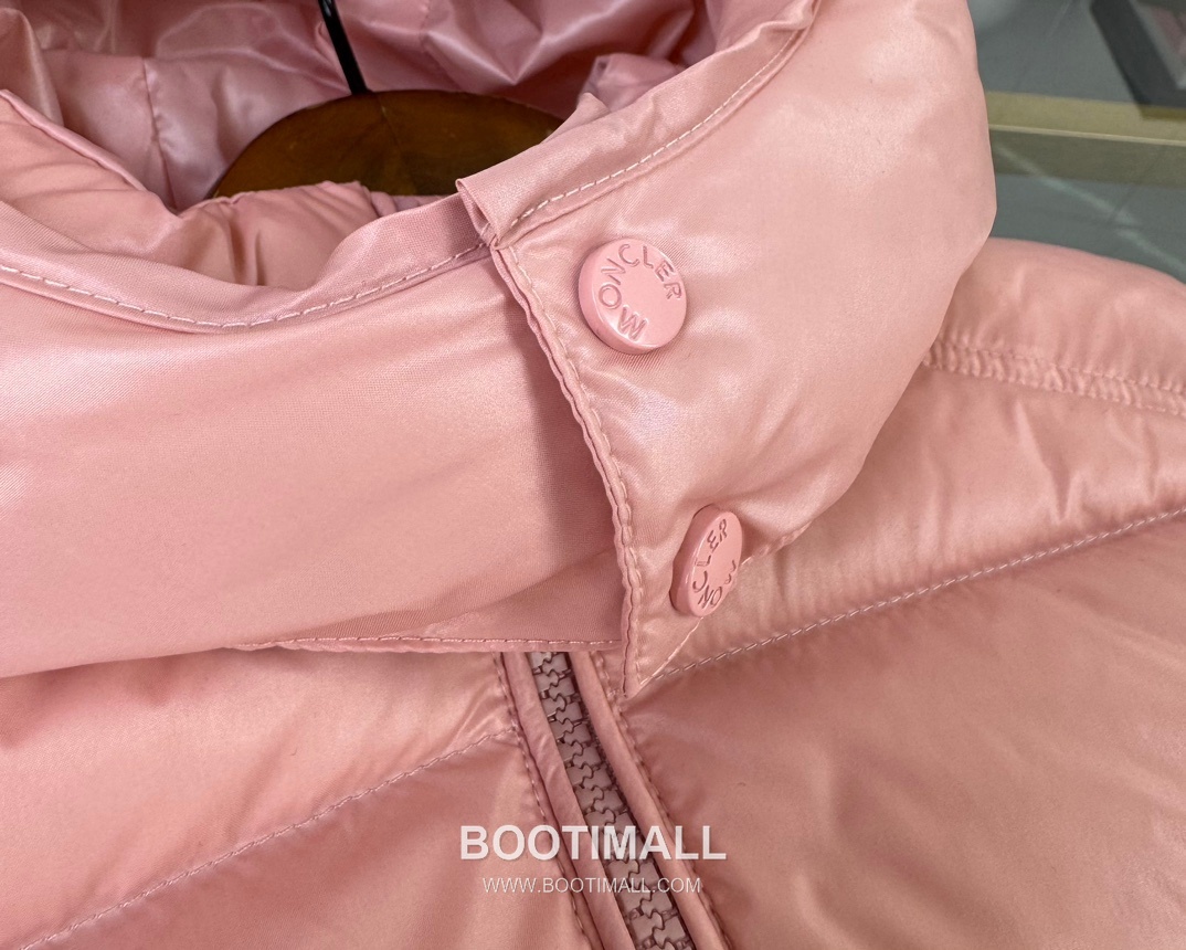 Balenciaga Maya Glossy Down Polyester, Duck Down Black Down Jacket 발렌시아가 마야 글로시 다운 폴리에스터, 덕다운 블랙 다운 재킷 5