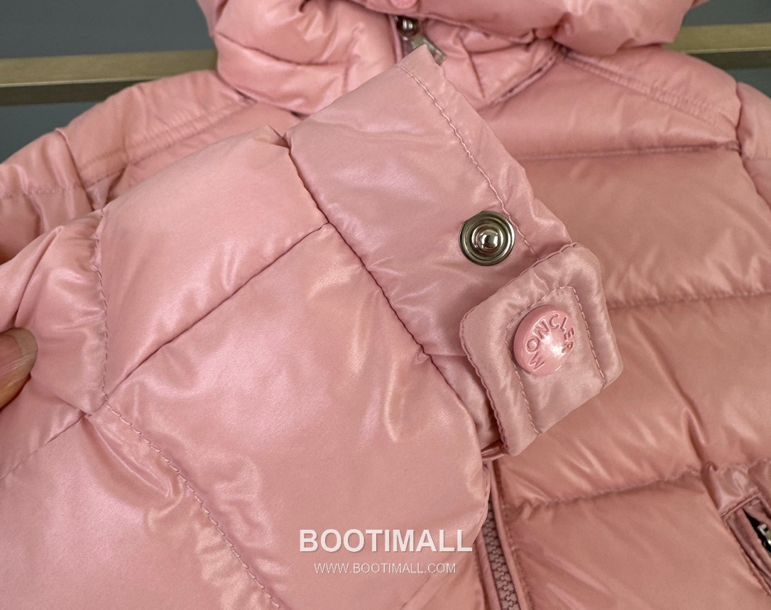 Balenciaga Maya Glossy Down Polyester, Duck Down Black Down Jacket 발렌시아가 마야 글로시 다운 폴리에스터, 덕다운 블랙 다운 재킷 7