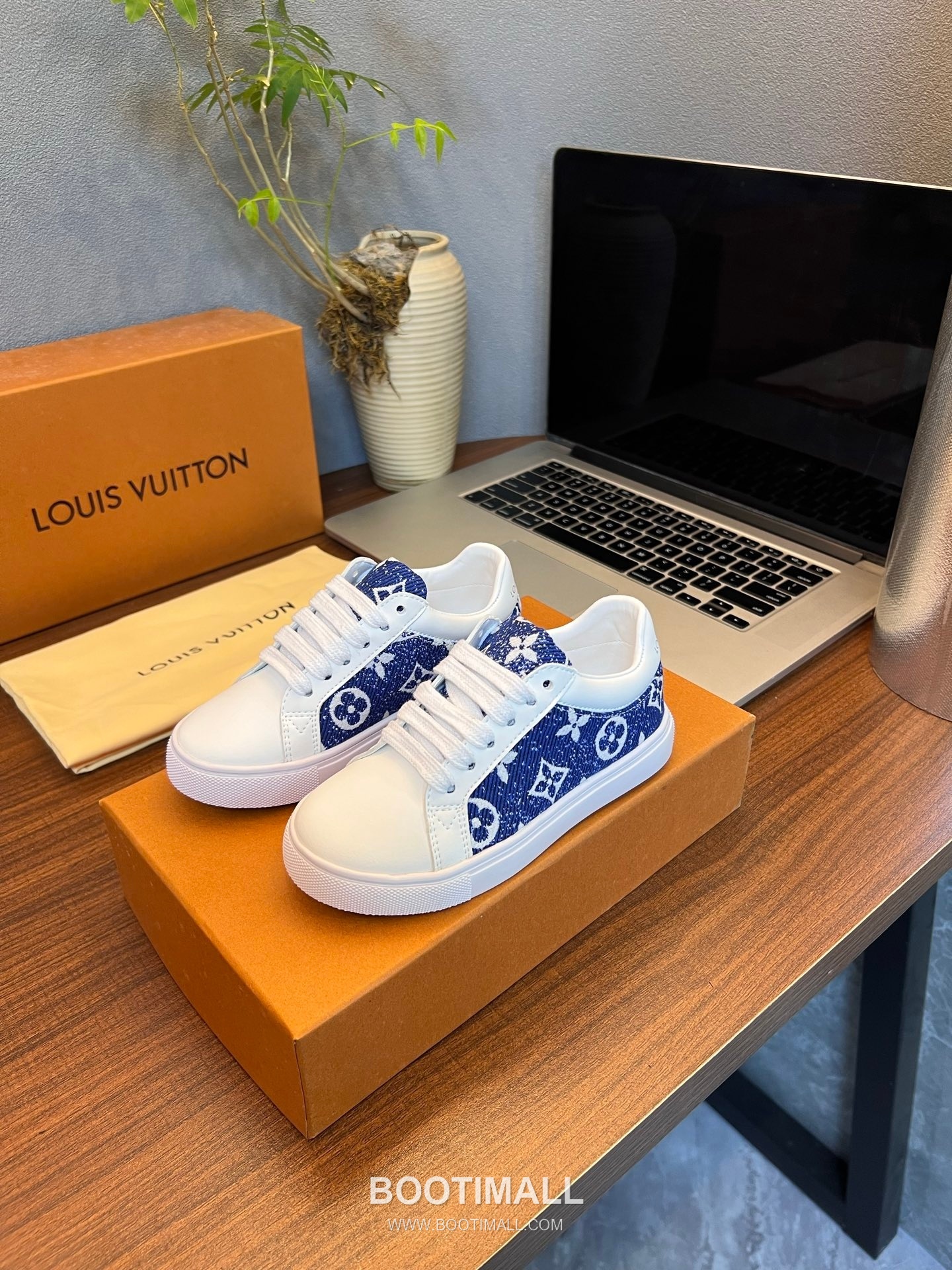 Louis Vuitton Kids Leather Casual Leather Sneakers 루이비통 키즈 레더 캐주얼 레더 스니커즈 1