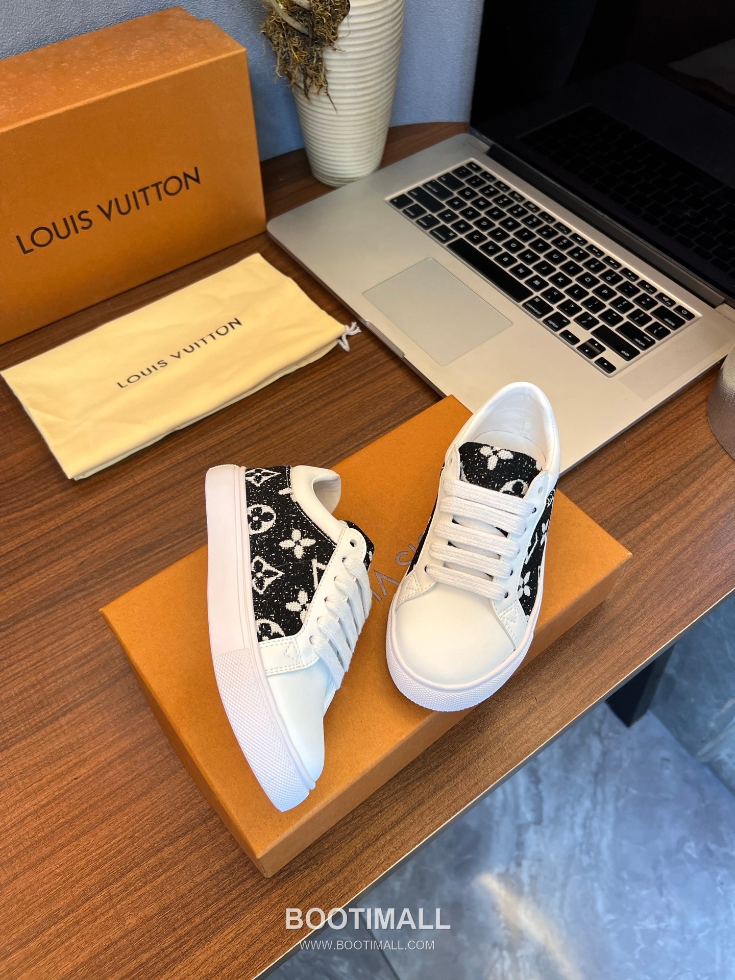 Louis Vuitton Kids Leather Casual Leather Sneakers 루이비통 키즈 레더 캐주얼 레더 스니커즈 4