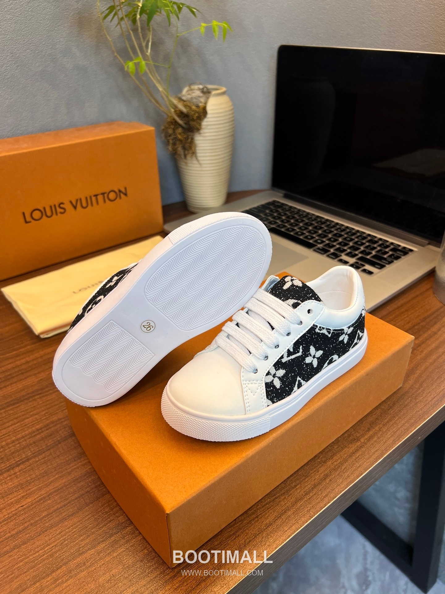 Louis Vuitton Kids Leather Casual Leather Sneakers 루이비통 키즈 레더 캐주얼 레더 스니커즈 9