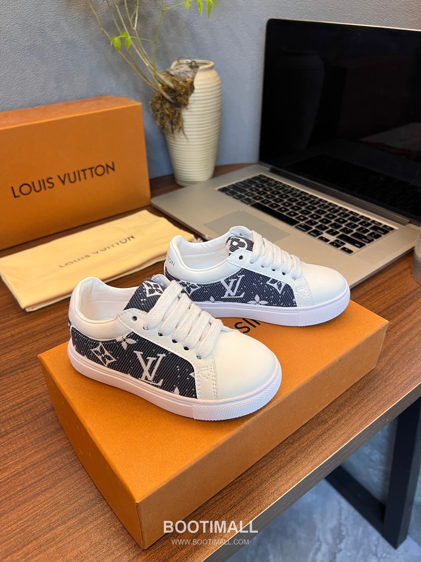 Louis Vuitton Kids Leather Casual Leather Sneakers 루이비통 키즈 레더 캐주얼 레더 스니커즈 3