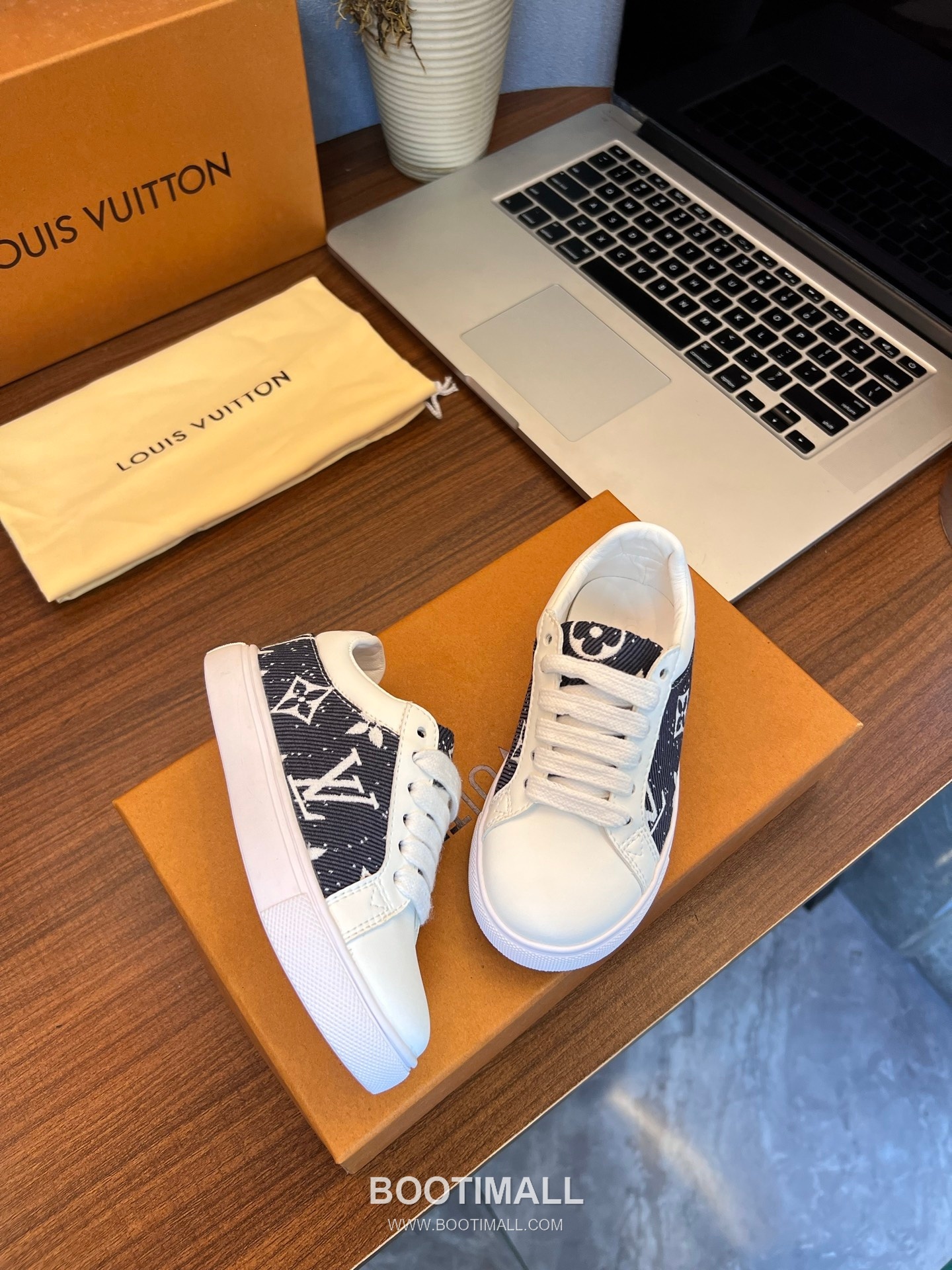 Louis Vuitton Kids Leather Casual Leather Sneakers 루이비통 키즈 레더 캐주얼 레더 스니커즈 4