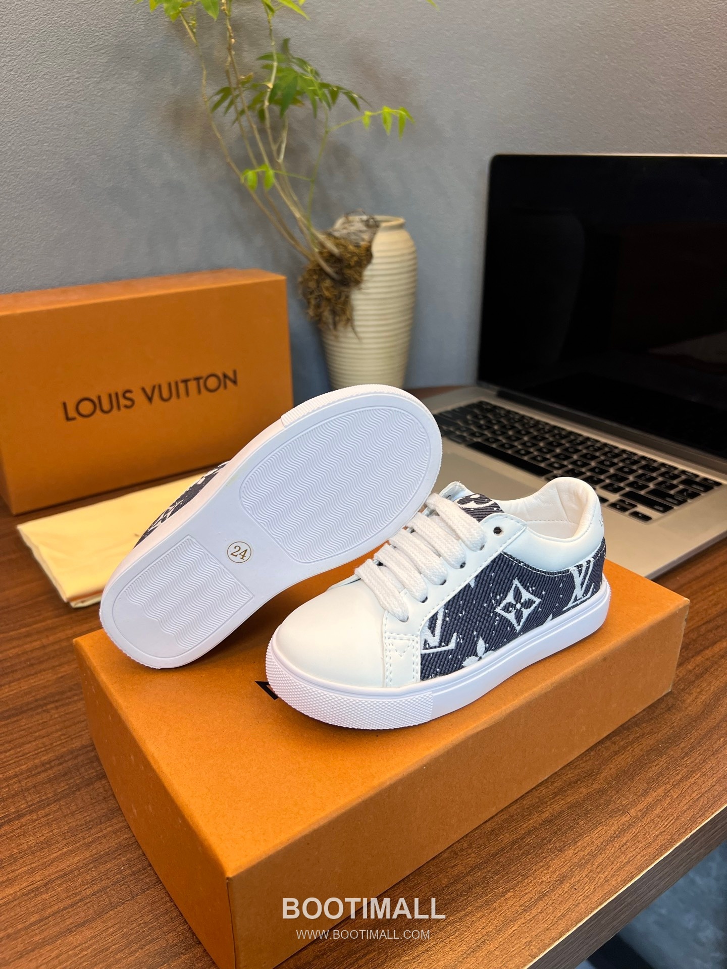 Louis Vuitton Kids Leather Casual Leather Sneakers 루이비통 키즈 레더 캐주얼 레더 스니커즈 9