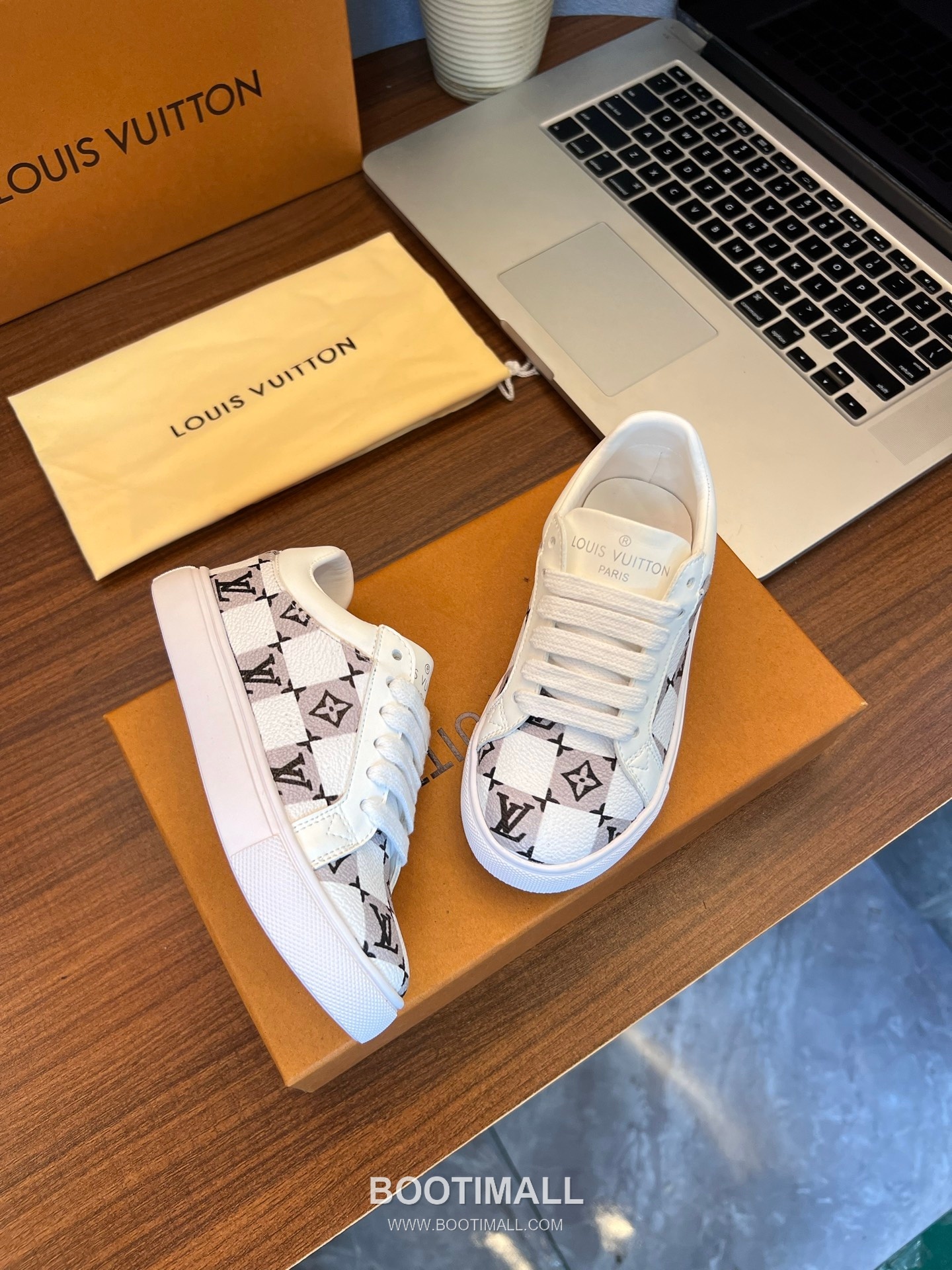 Louis Vuitton Kids Leather Casual Leather Sneakers 루이비통 키즈 레더 캐주얼 레더 스니커즈 4