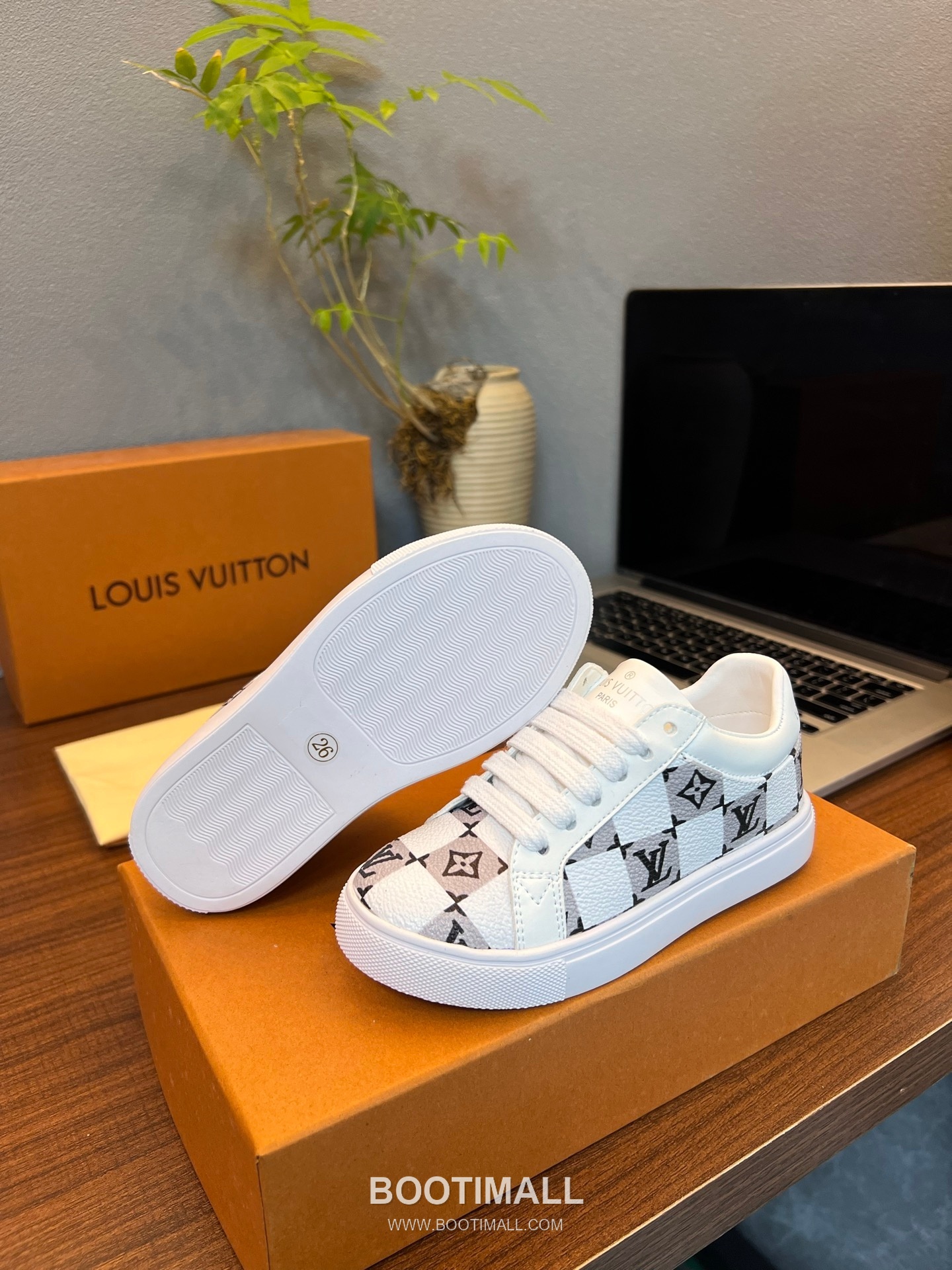 Louis Vuitton Kids Leather Casual Leather Sneakers 루이비통 키즈 레더 캐주얼 레더 스니커즈 9