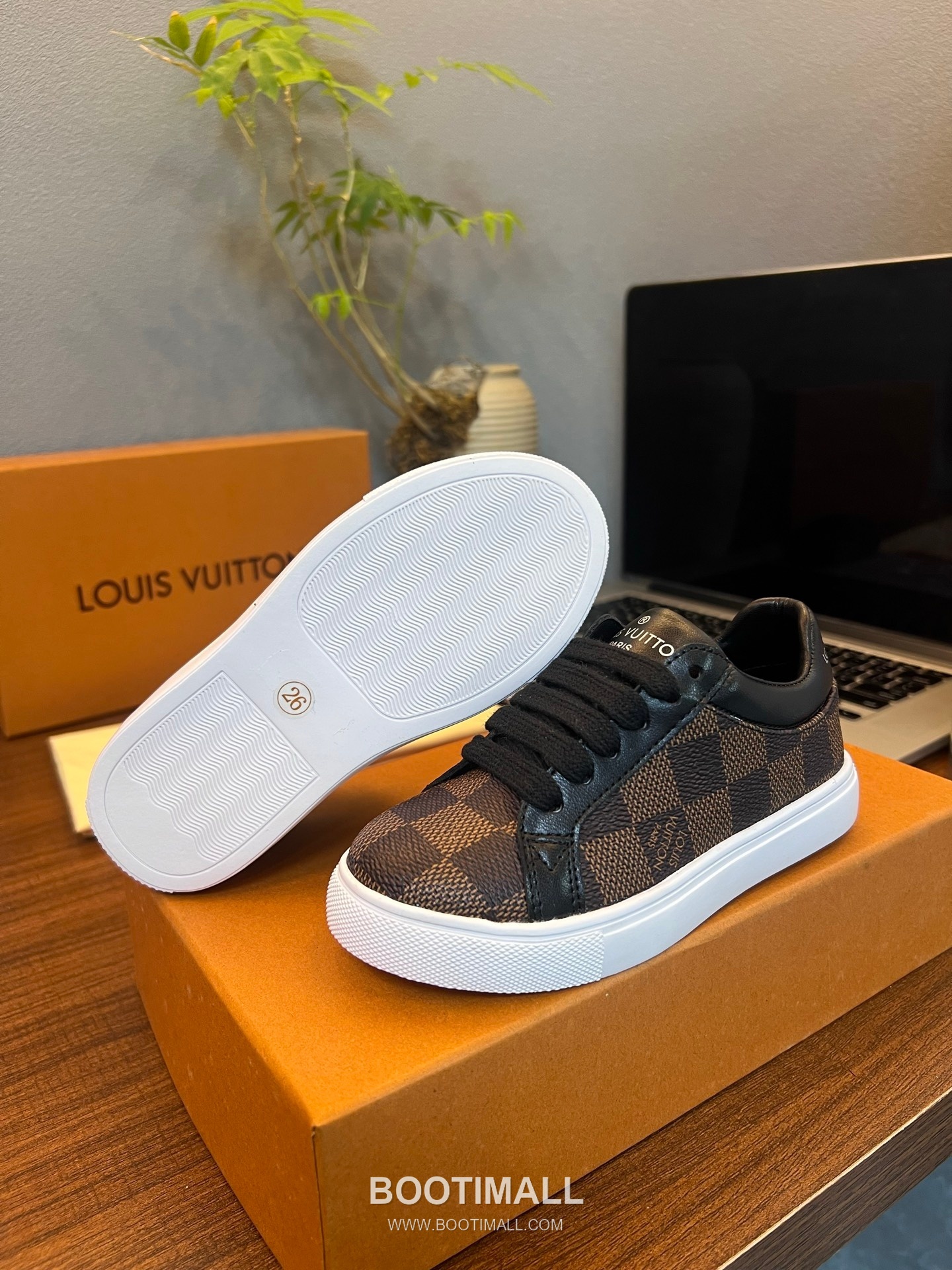 Louis Vuitton Kids Leather Casual Leather Sneakers 루이비통 키즈 레더 캐주얼 레더 스니커즈 9