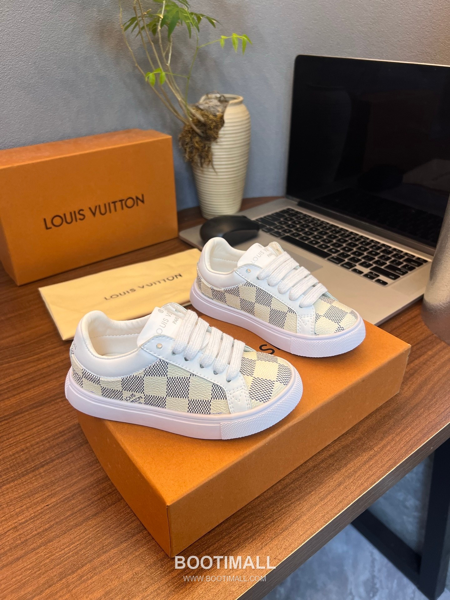Louis Vuitton Kids Leather Casual Leather Sneakers 루이비통 키즈 레더 캐주얼 레더 스니커즈 3