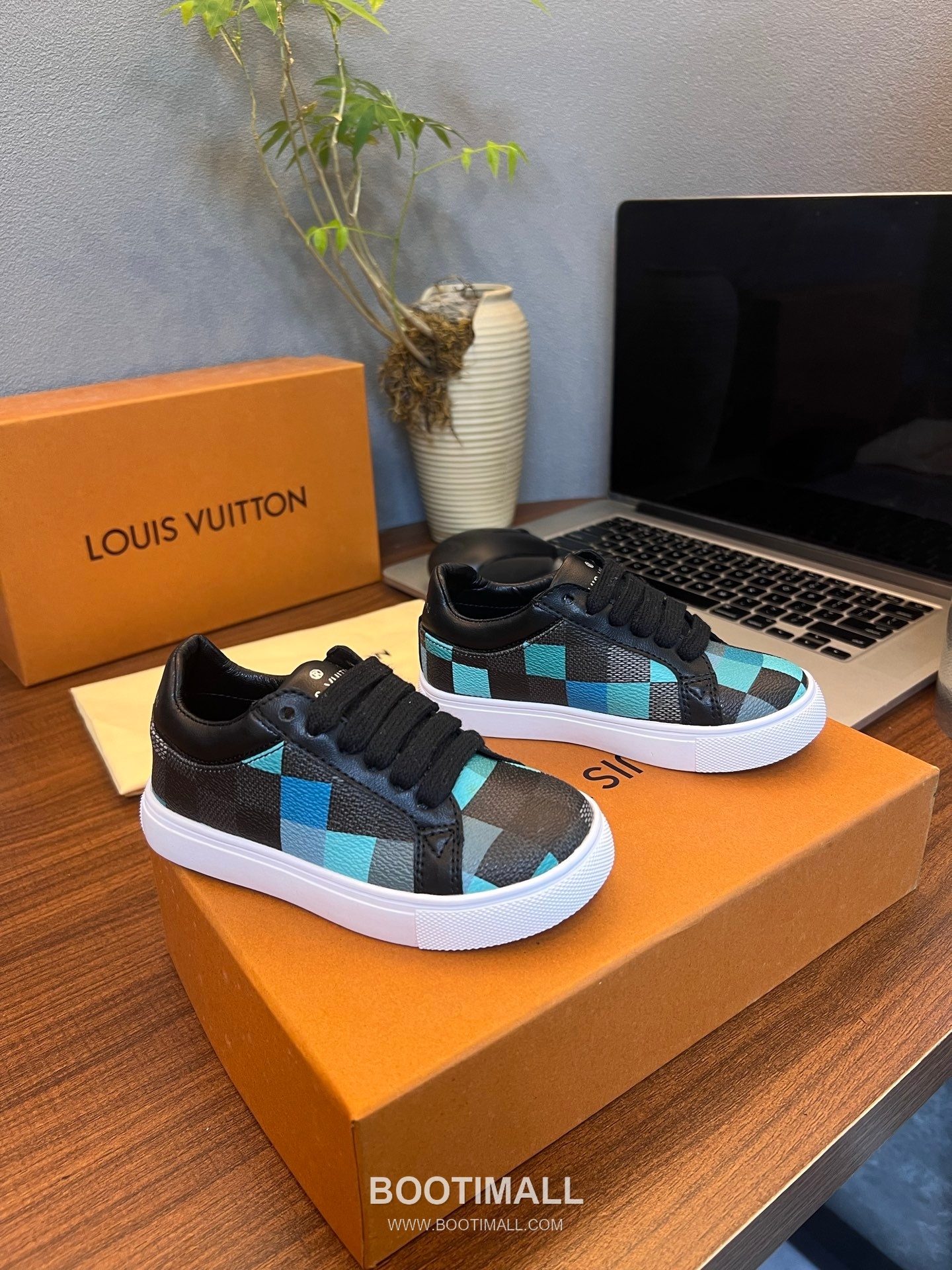 Louis Vuitton Kids Leather Casual Leather Sneakers 루이비통 키즈 레더 캐주얼 레더 스니커즈 3