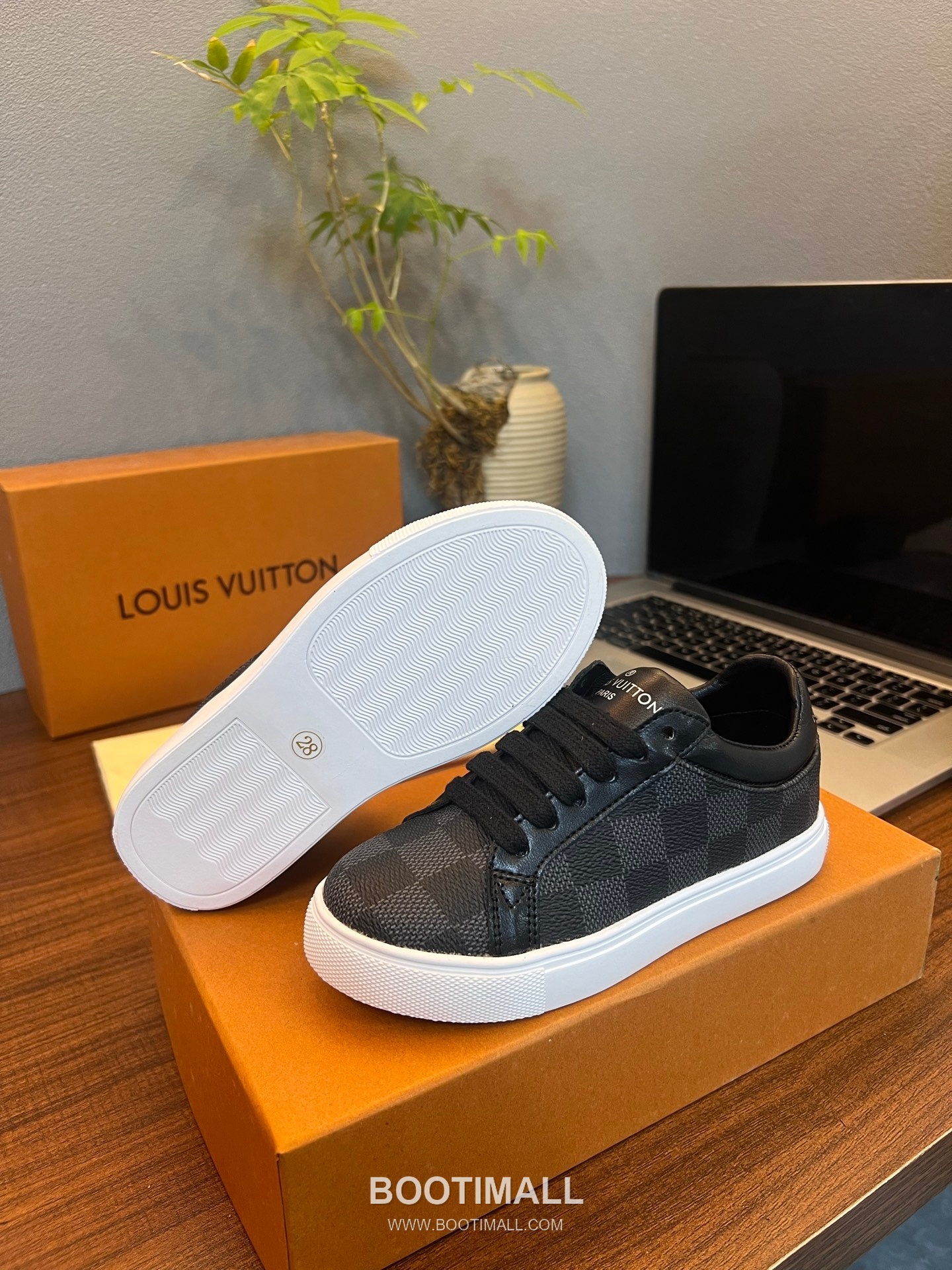 Louis Vuitton Kids Leather Casual Leather Sneakers 루이비통 키즈 레더 캐주얼 레더 스니커즈 9