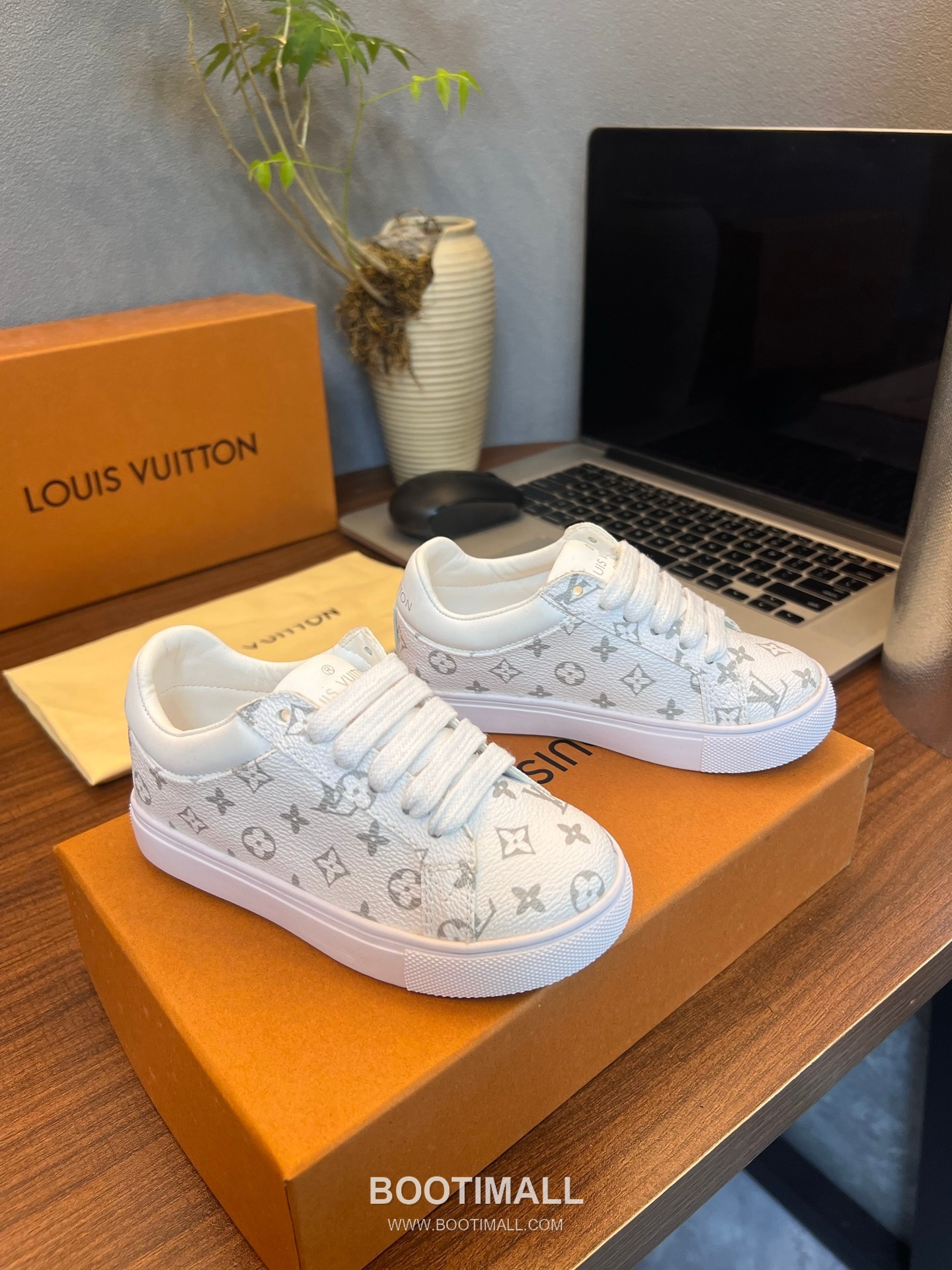 Louis Vuitton Kids Leather Casual Leather Sneakers 루이비통 키즈 레더 캐주얼 레더 스니커즈 3