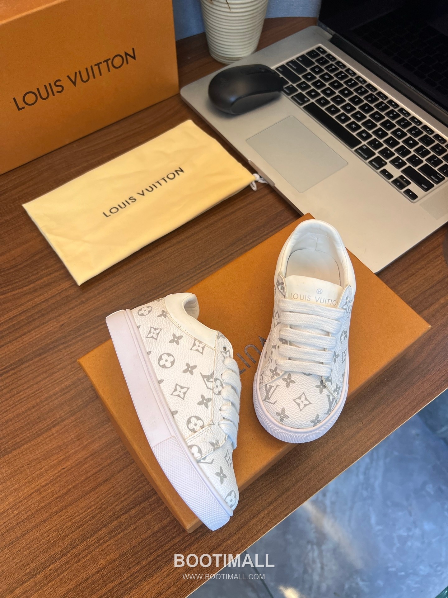 Louis Vuitton Kids Leather Casual Leather Sneakers 루이비통 키즈 레더 캐주얼 레더 스니커즈 4