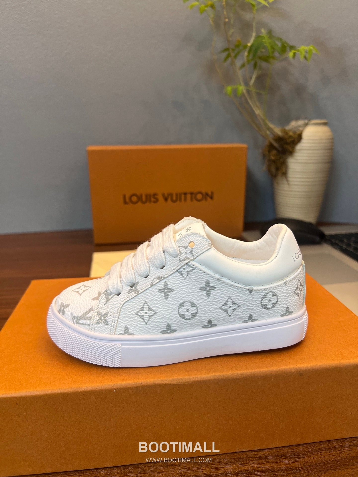 Louis Vuitton Kids Leather Casual Leather Sneakers 루이비통 키즈 레더 캐주얼 레더 스니커즈 5