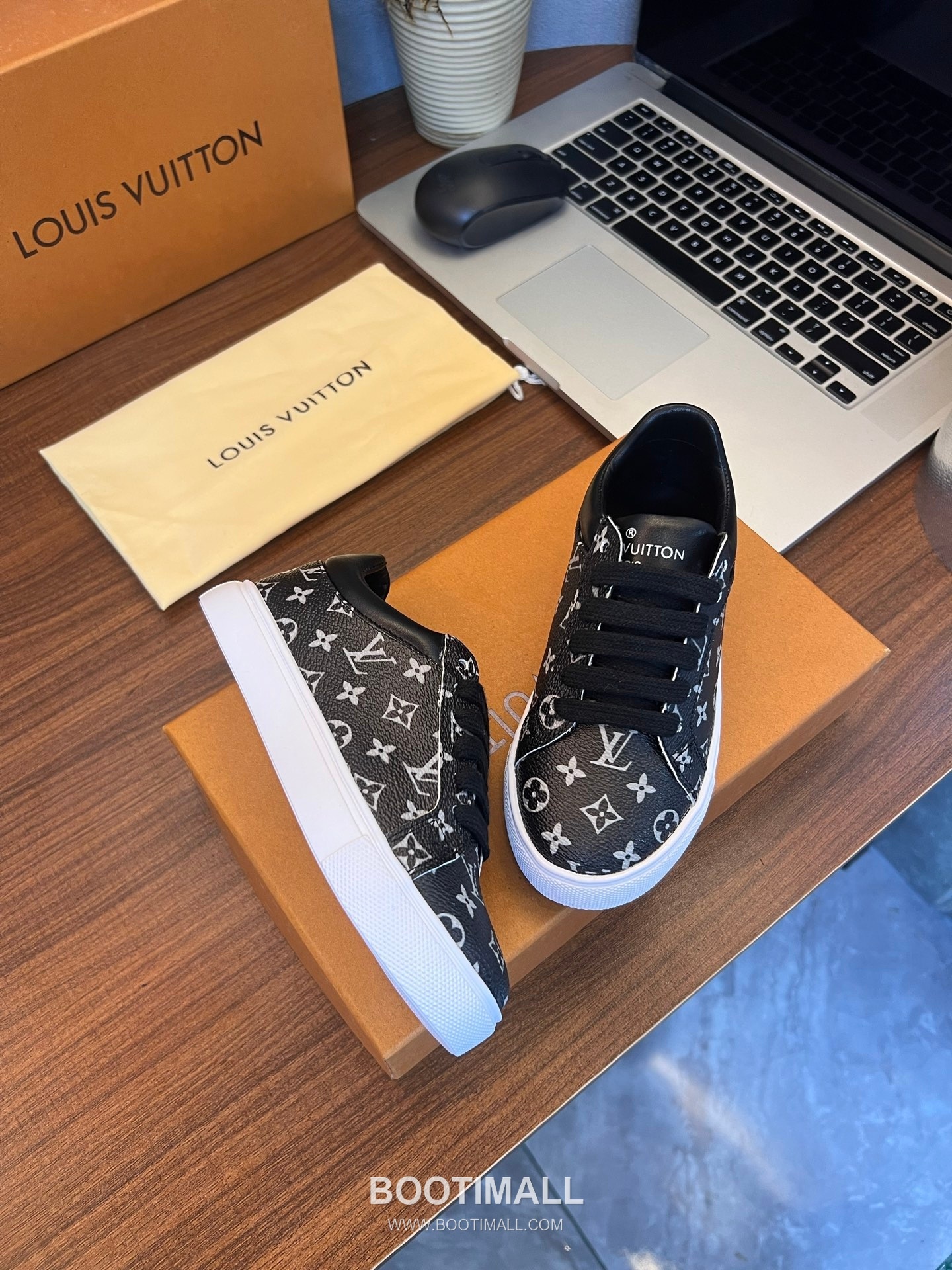 Louis Vuitton Kids Leather Casual Leather Sneakers 루이비통 키즈 레더 캐주얼 레더 스니커즈 4