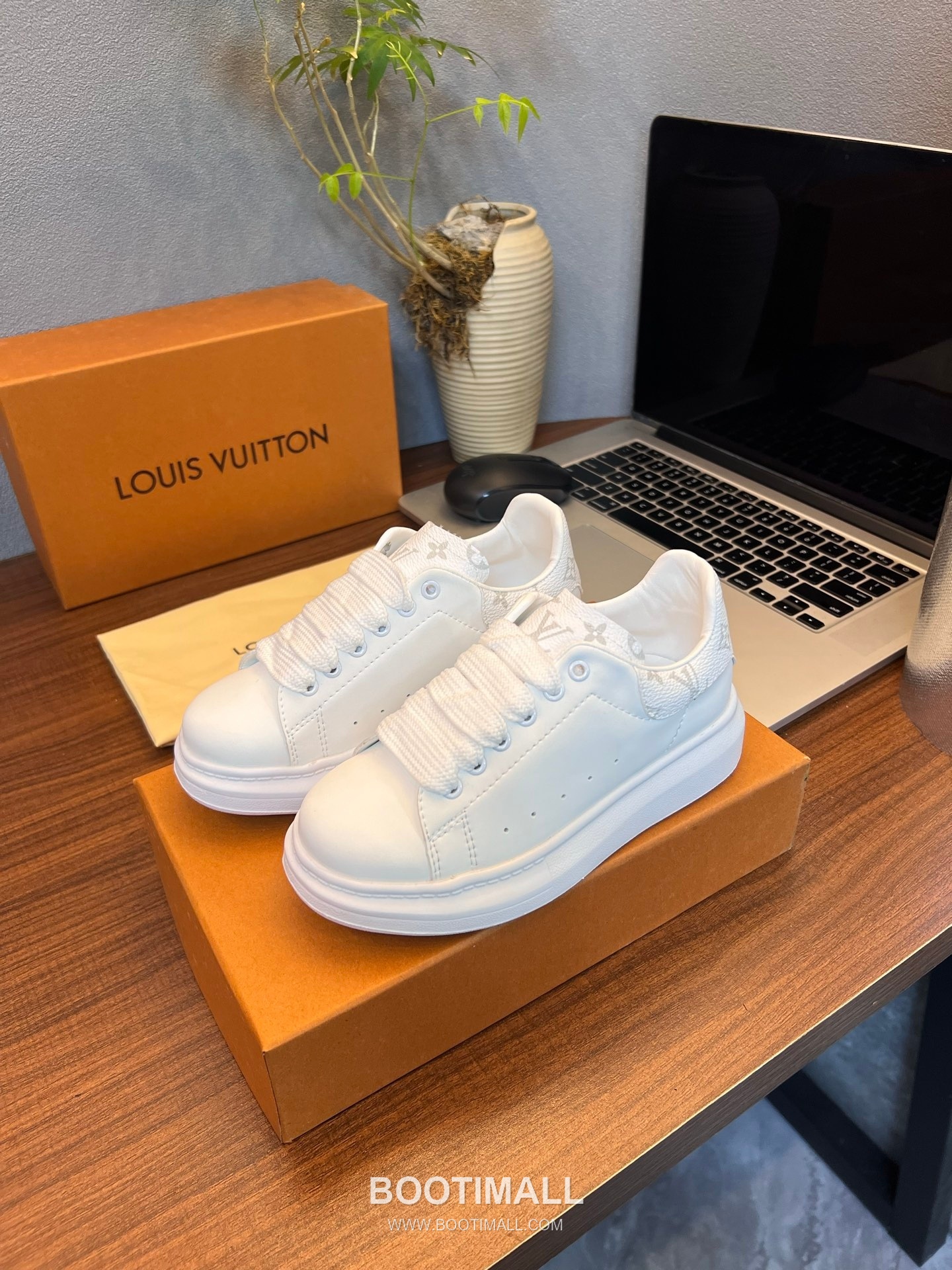 Louis Vuitton Kids Leather Casual Lambskin Leather Sneakers 루이비통 키즈 레더 캐주얼 램스킨 레더 스니커즈 1