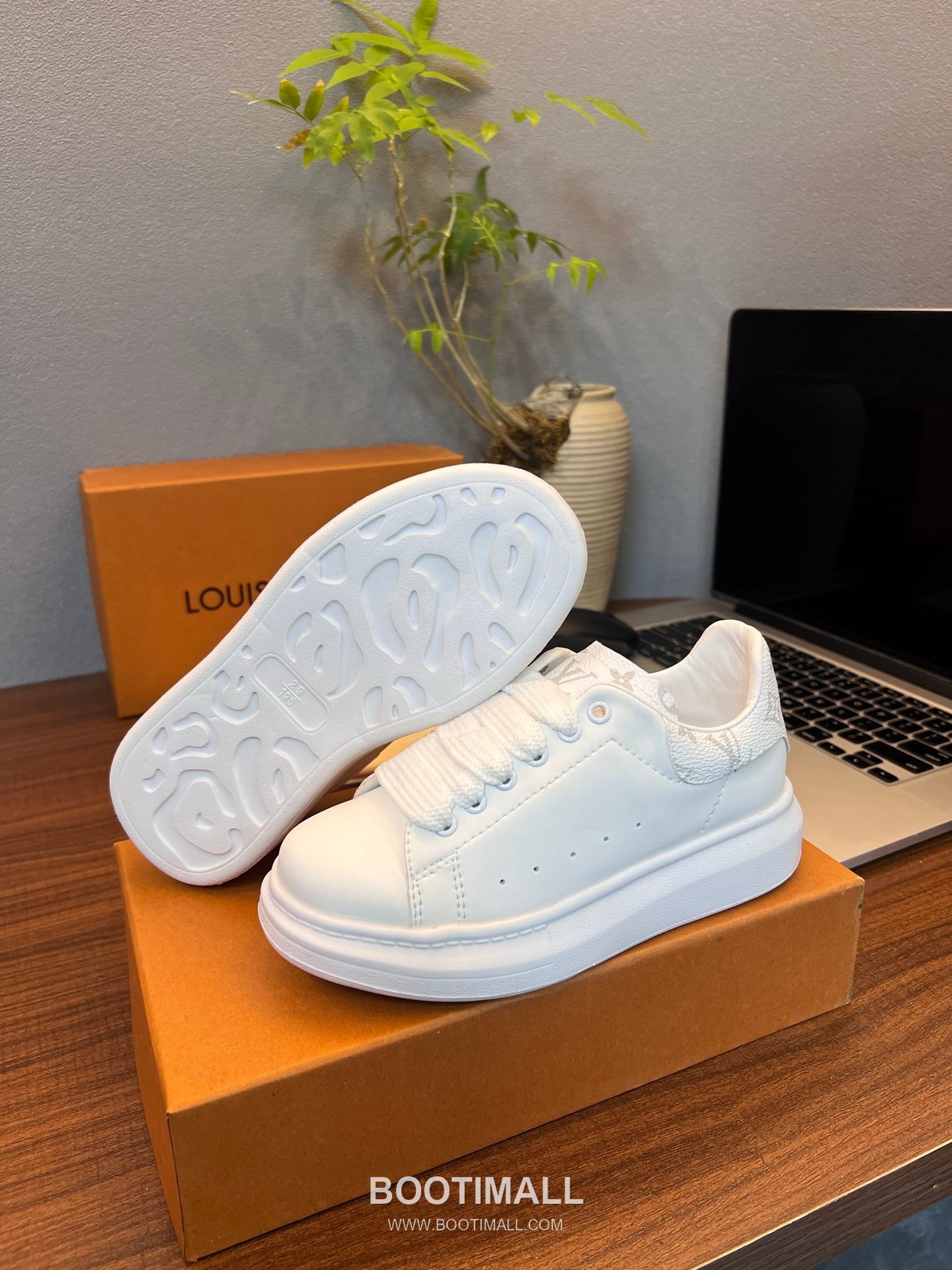 Louis Vuitton Kids Leather Casual Lambskin Leather Sneakers 루이비통 키즈 레더 캐주얼 램스킨 레더 스니커즈 9