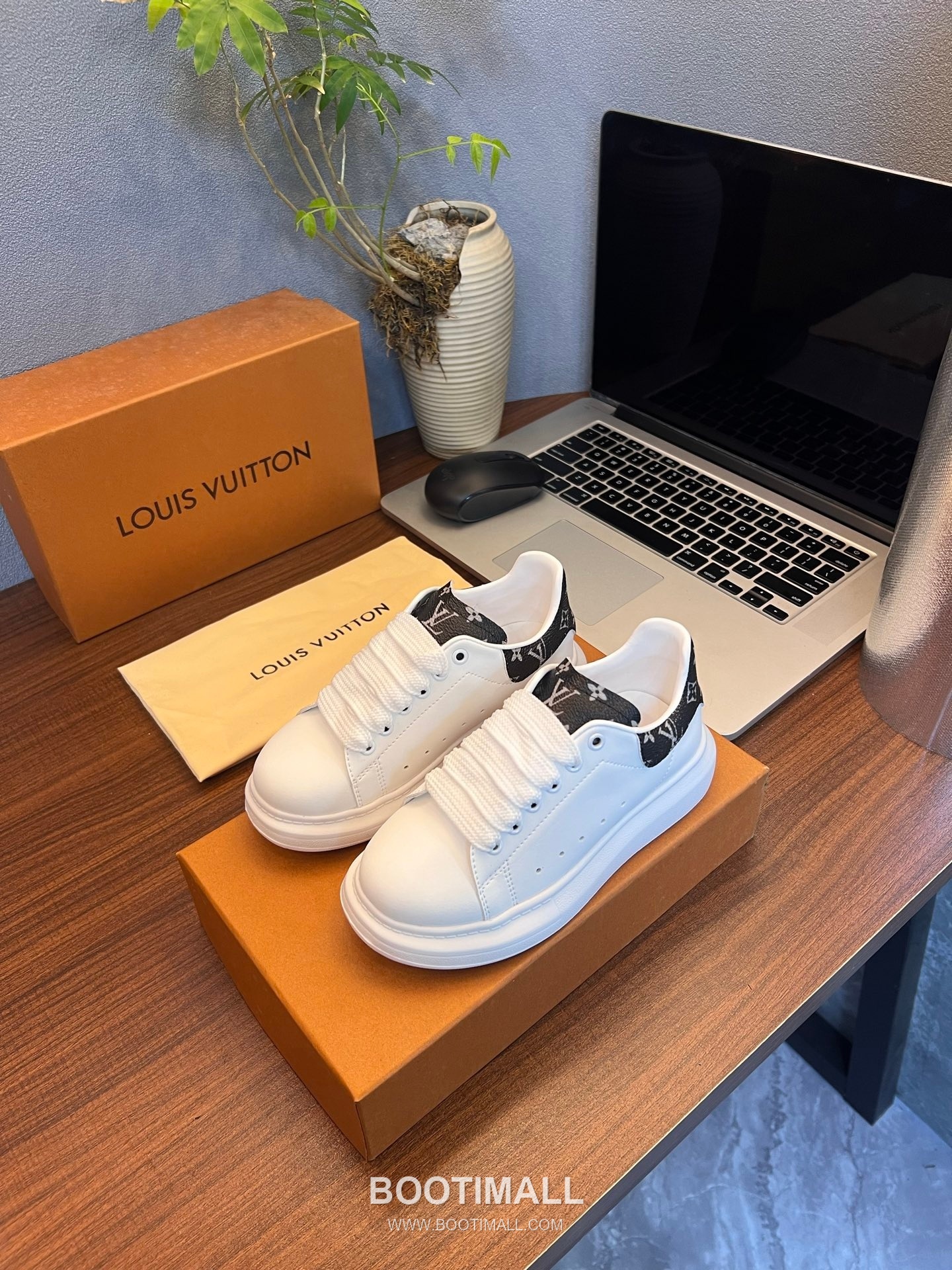 Louis Vuitton Kids Leather Casual Lambskin Leather Sneakers 루이비통 키즈 레더 캐주얼 램스킨 레더 스니커즈 1