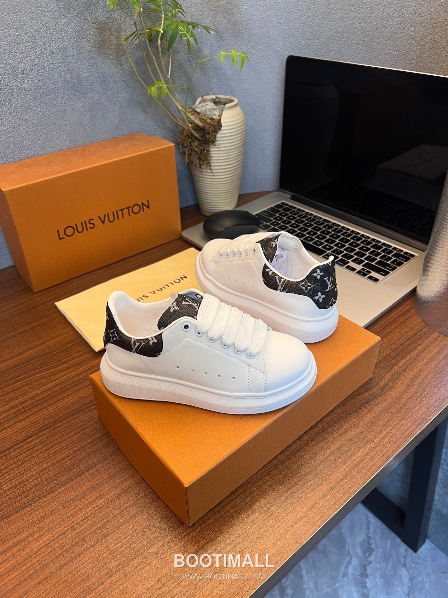 Louis Vuitton Kids Leather Casual Lambskin Leather Sneakers 루이비통 키즈 레더 캐주얼 램스킨 레더 스니커즈 3