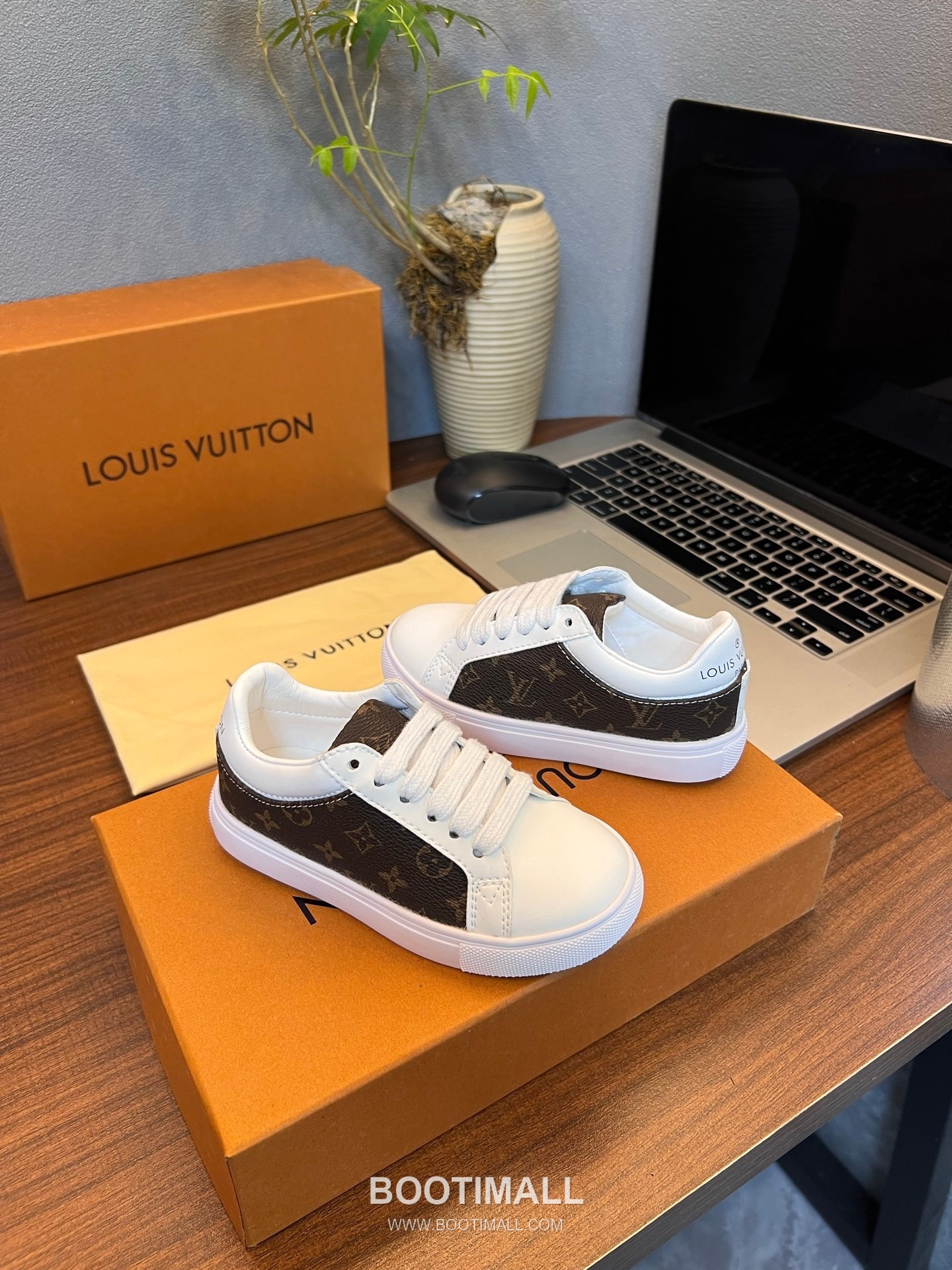 Louis Vuitton Kids Leather Casual Leather Sneakers 루이비통 키즈 레더 캐주얼 레더 스니커즈 3