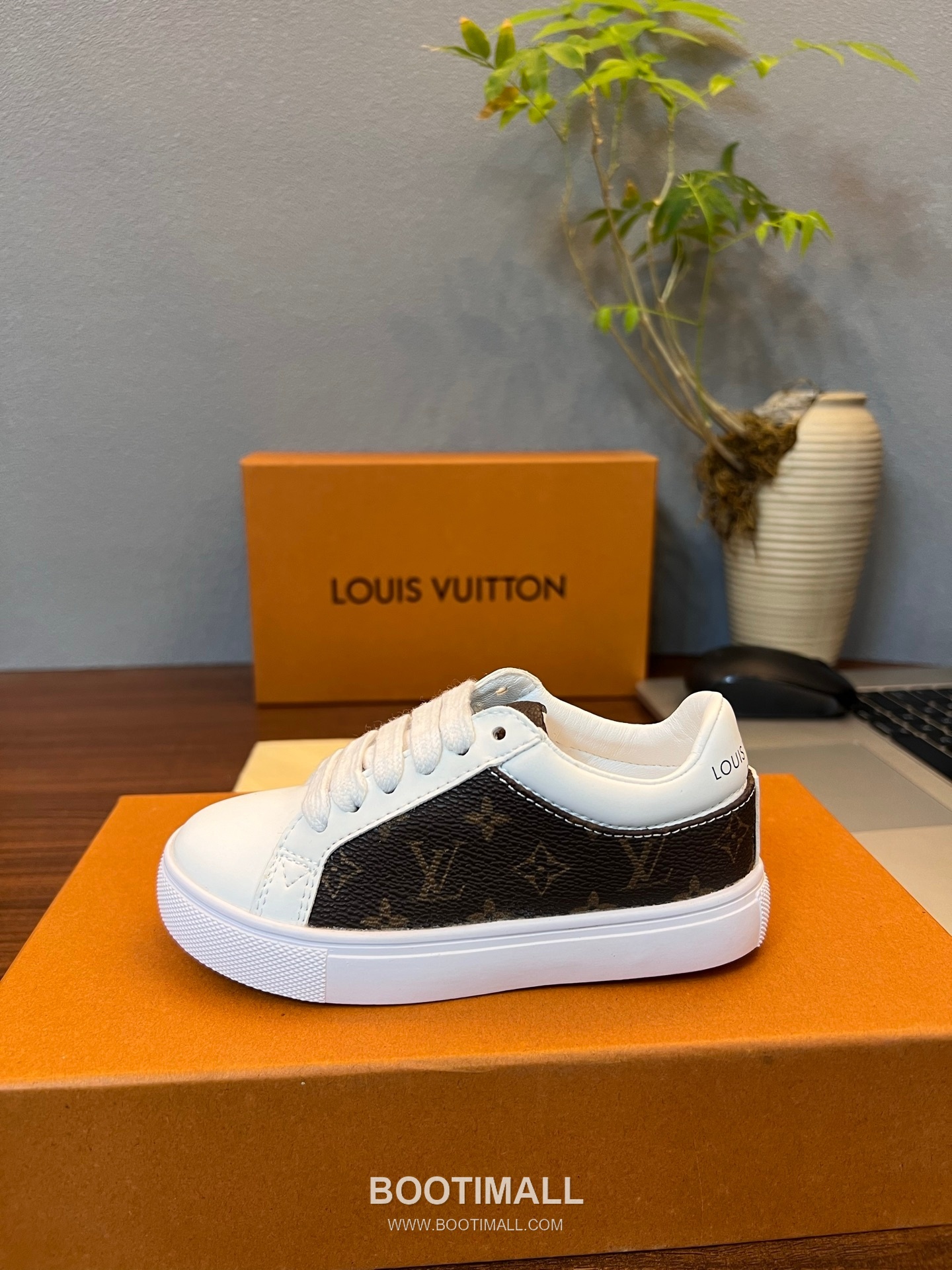 Louis Vuitton Kids Leather Casual Leather Sneakers 루이비통 키즈 레더 캐주얼 레더 스니커즈 5