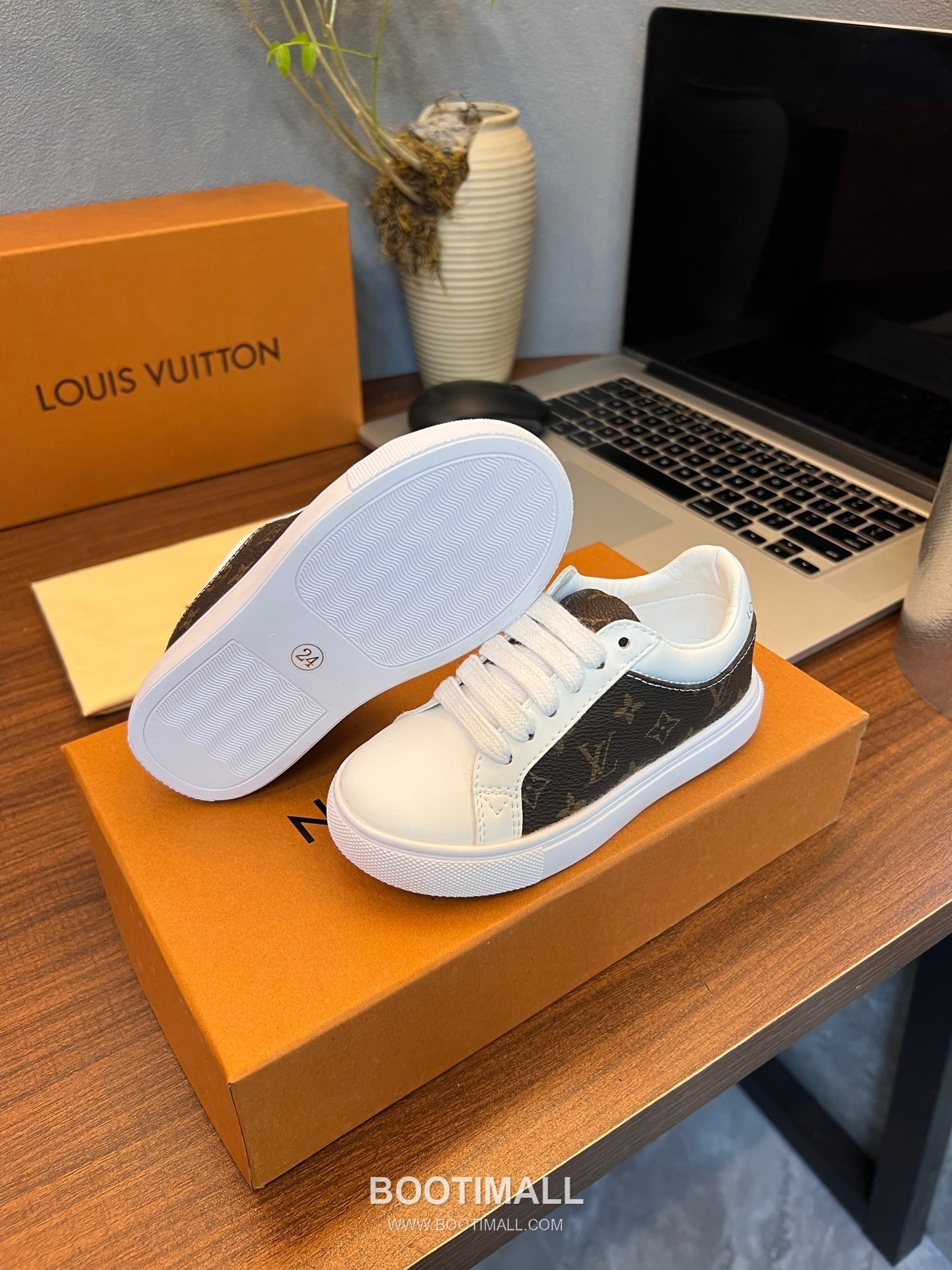 Louis Vuitton Kids Leather Casual Leather Sneakers 루이비통 키즈 레더 캐주얼 레더 스니커즈 9