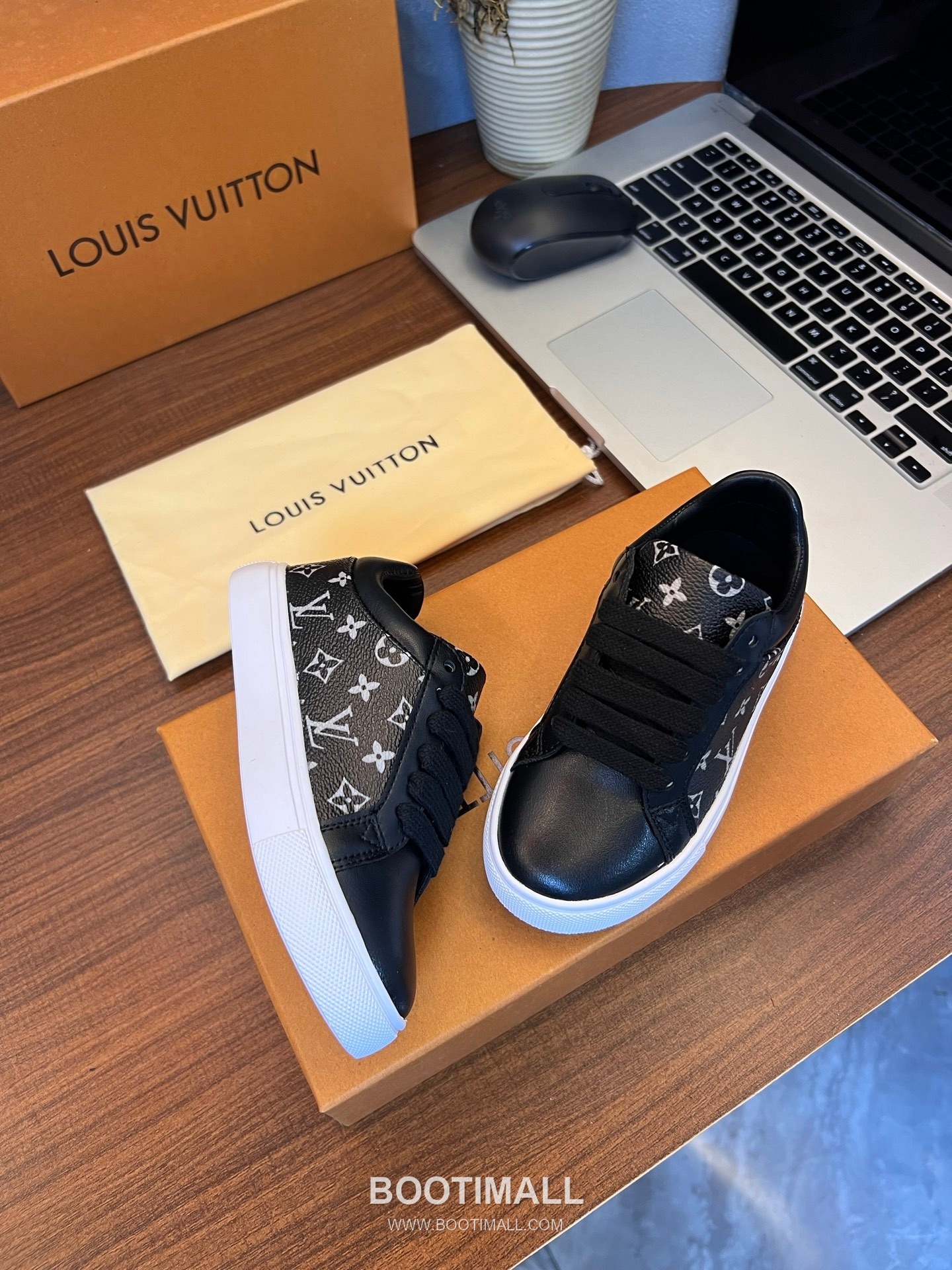 Louis Vuitton Kids Leather Casual Leather Sneakers 루이비통 키즈 레더 캐주얼 레더 스니커즈 4