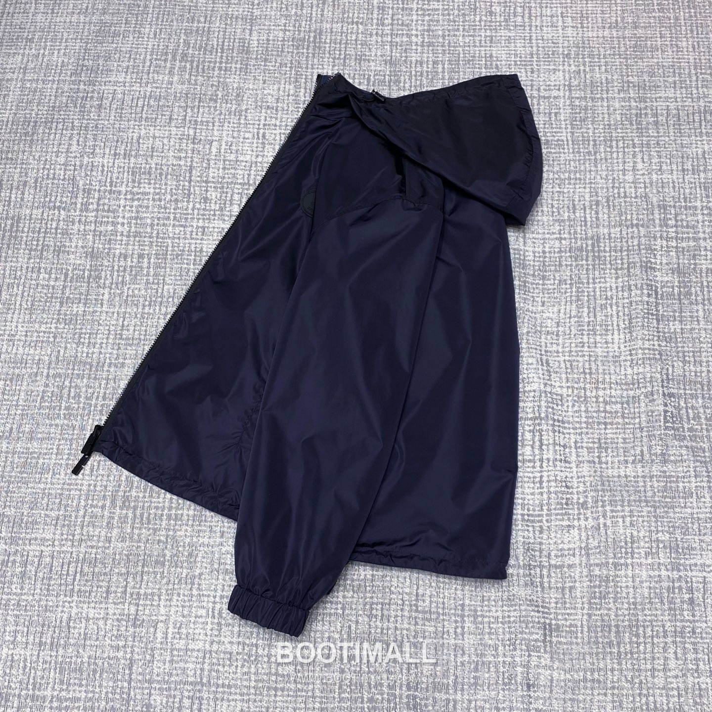 Burberry Oval Patch Hooded Navy Windbreaker 버버리 오벌 패치 후드 네이비 바람막이 3