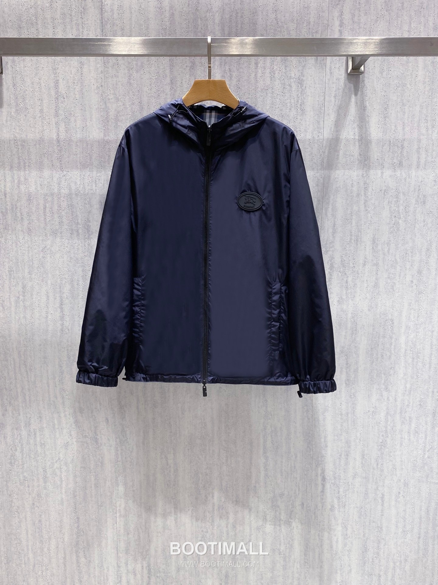 Burberry Oval Patch Hooded Navy Windbreaker 버버리 오벌 패치 후드 네이비 바람막이 10