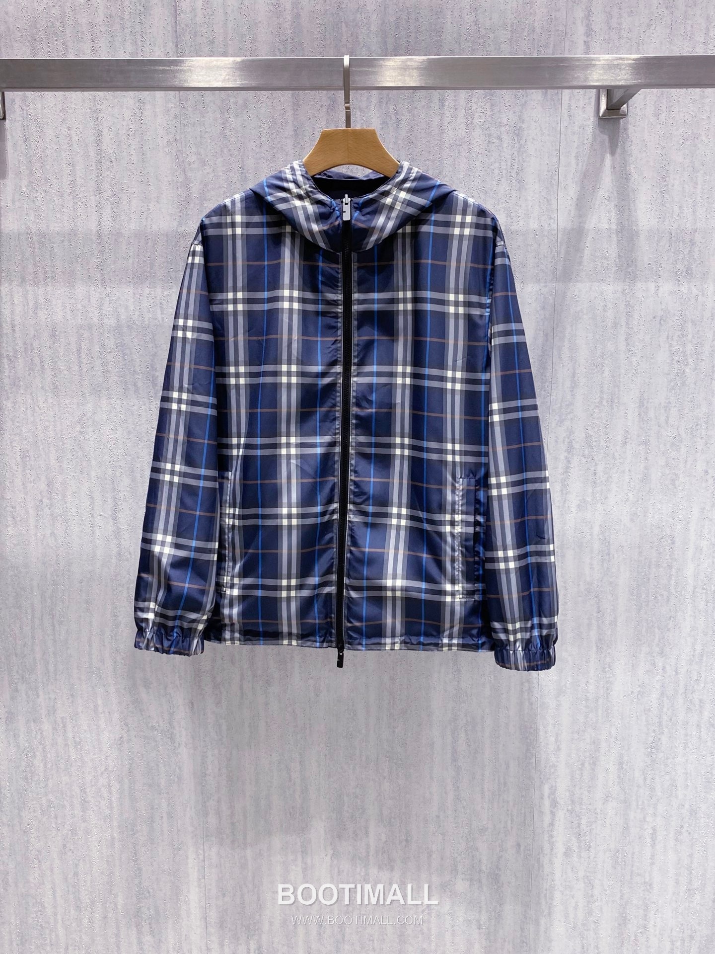 Burberry Oval Patch Hooded Navy Windbreaker 버버리 오벌 패치 후드 네이비 바람막이 12