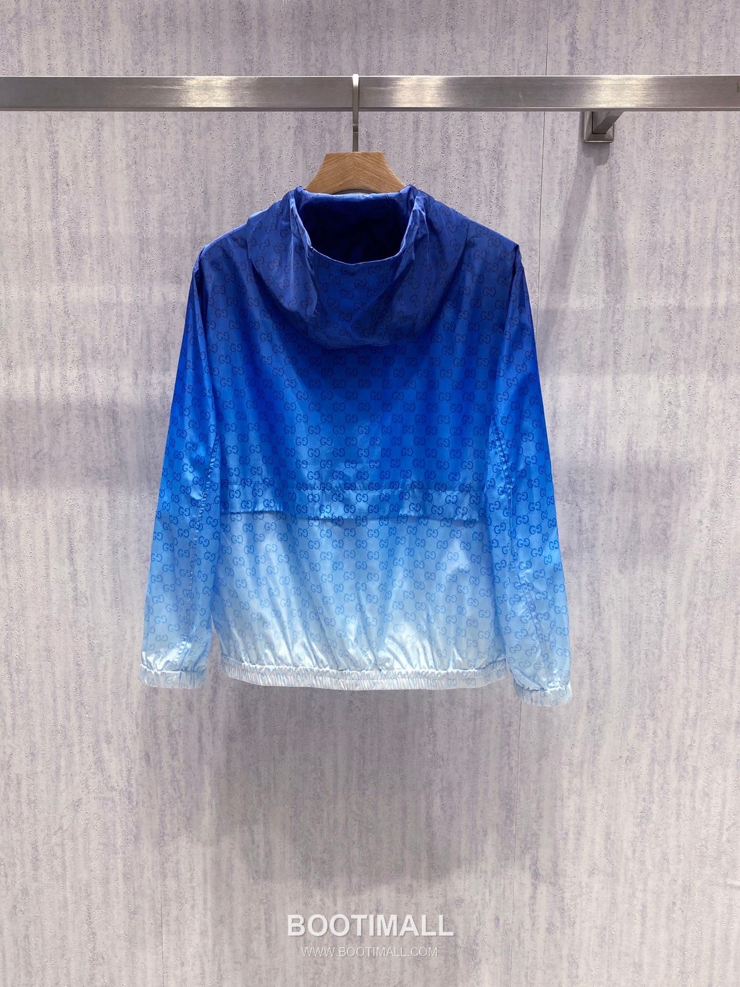 Gucci Ocean Gradient GG Hooded Nylon Blue Sun Protection Jacket 구찌 오션 그라데이션 GG 후디 나일론 블루 바람막이 재킷 2