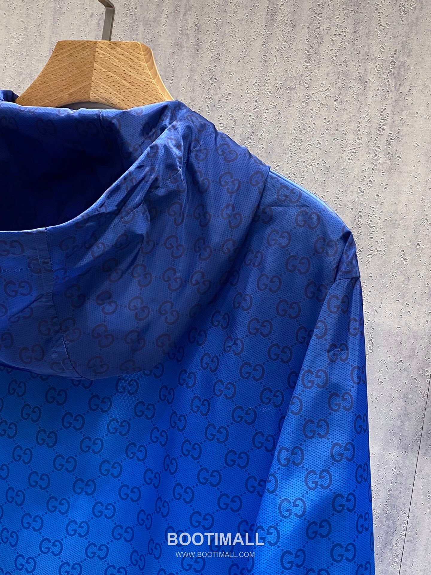 Gucci Ocean Gradient GG Hooded Nylon Blue Sun Protection Jacket 구찌 오션 그라데이션 GG 후디 나일론 블루 바람막이 재킷 6