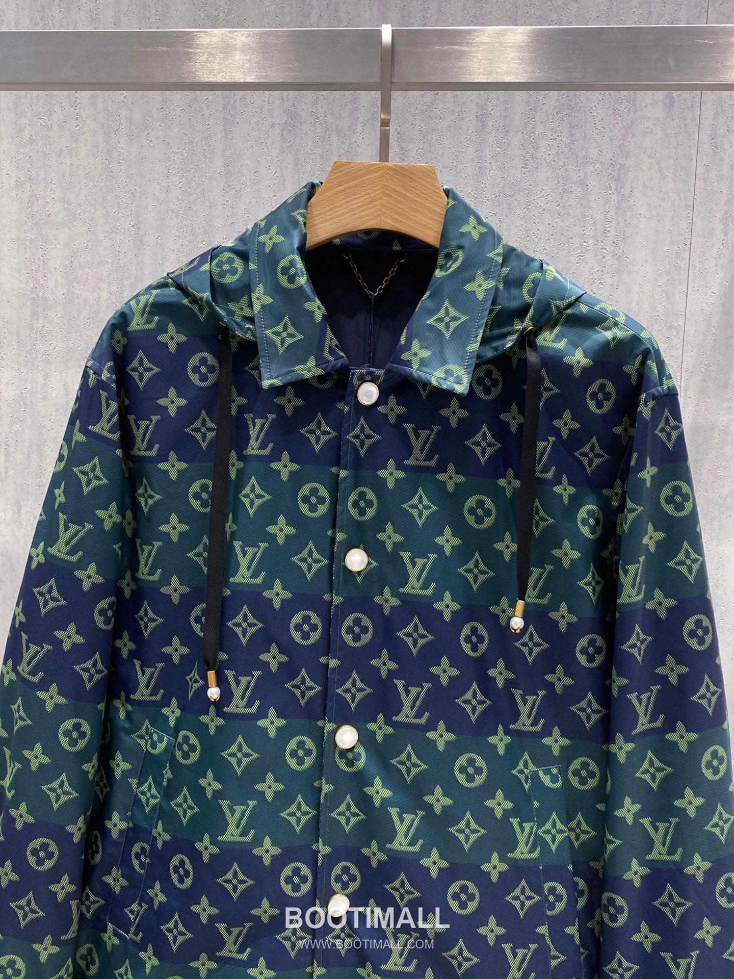 Louis Vuitton Monogram Modular Hooded Jacket Blue Green 루이비통 모노그램 모듈러 후드 자켓 블루 그린 3