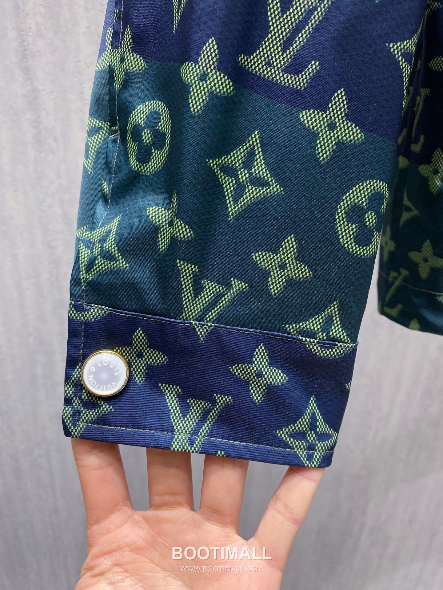 Louis Vuitton Monogram Modular Hooded Jacket Blue Green 루이비통 모노그램 모듈러 후드 자켓 블루 그린 9