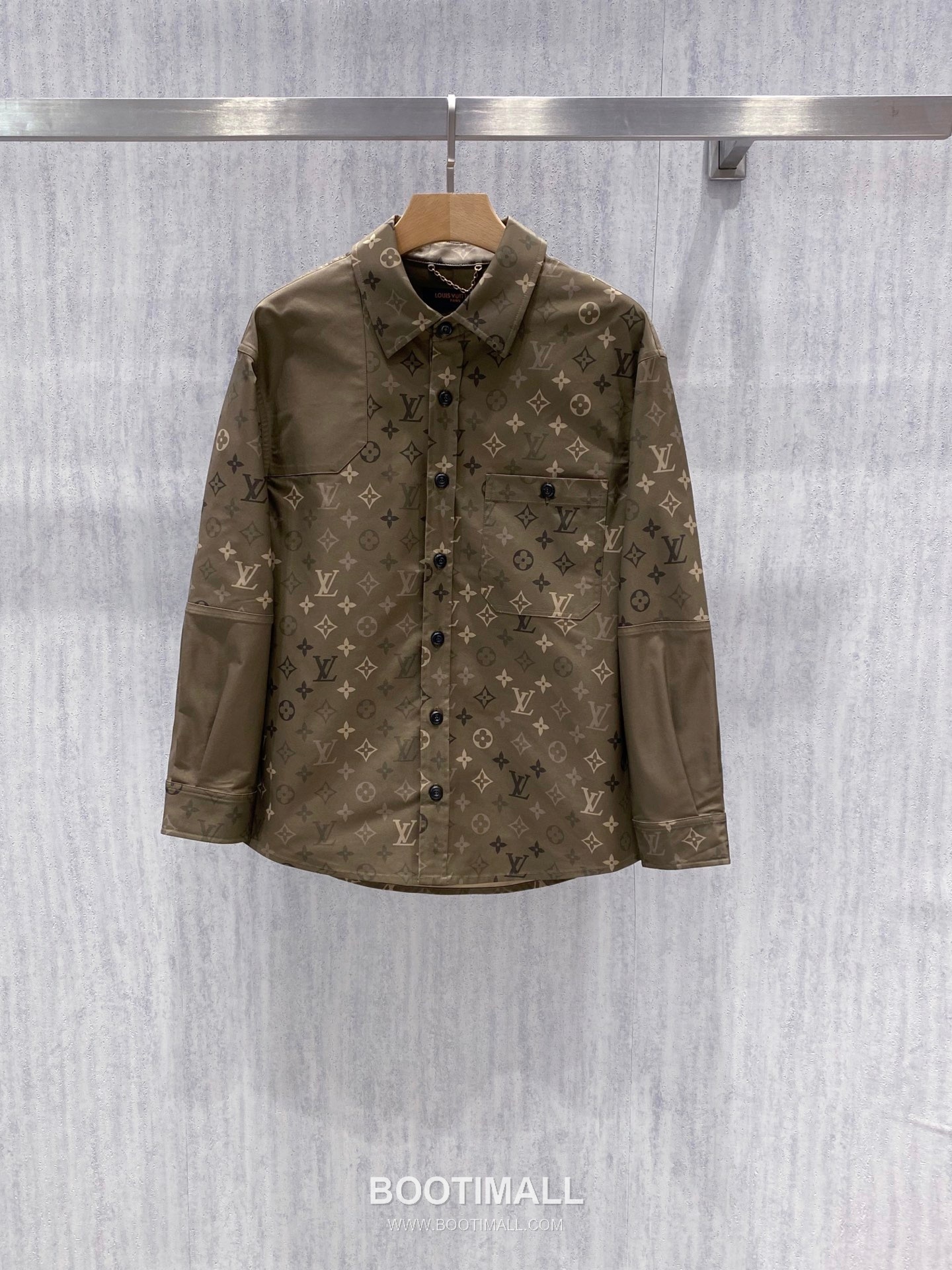 Louis Vuitton Mineral Green Horn Button Jacket Green 루이비통 미네랄 그린 혼버튼 재킷 그린 1