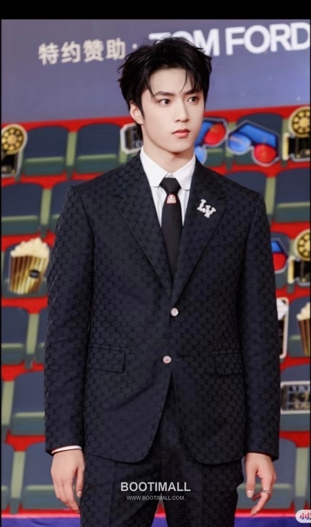 Louis Vuitton Monogram Jacquard Blazer Cotton Black 루이비통 모노그램 자카드 블레이저 코튼 블랙 1