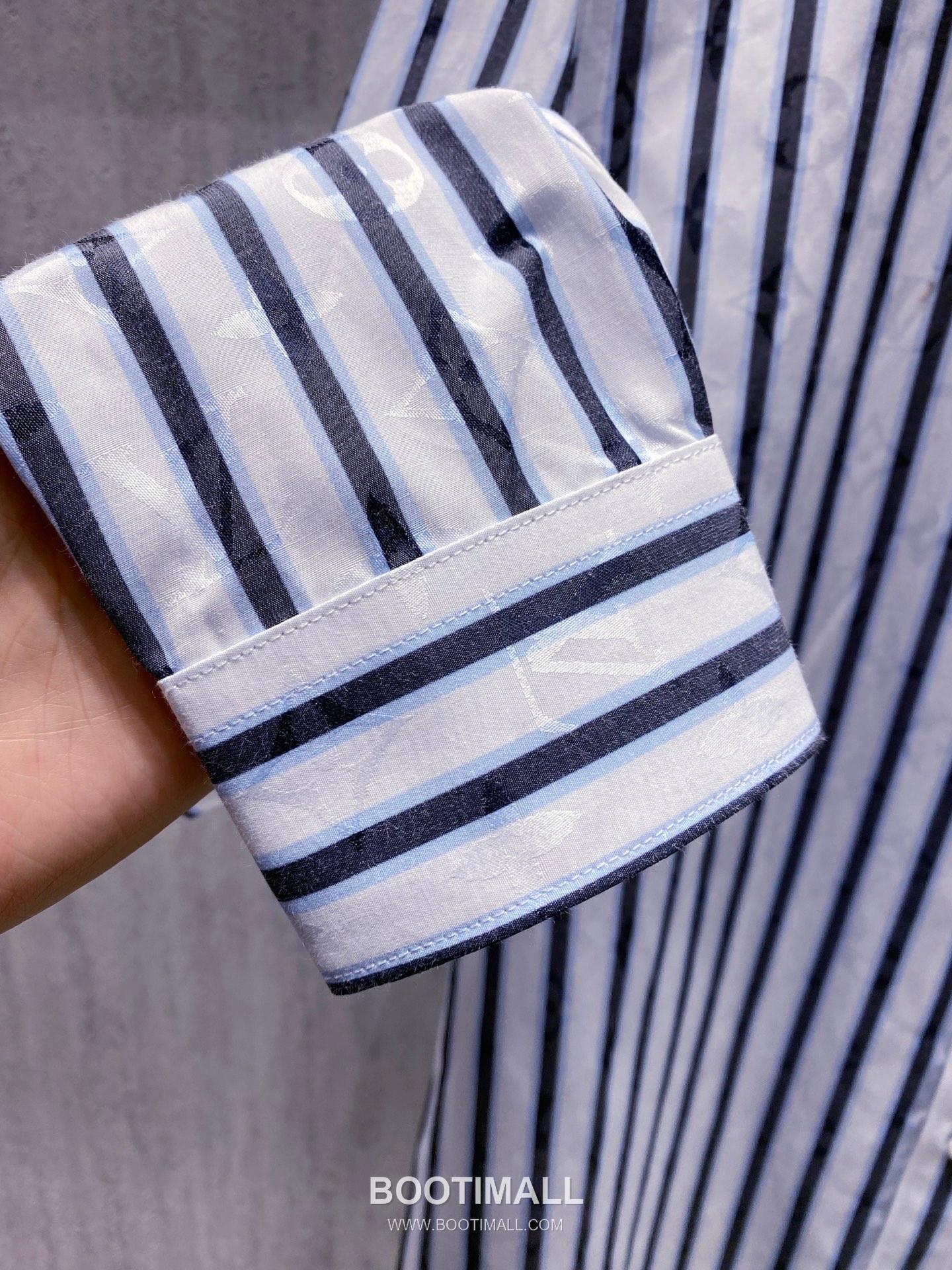 Thom Browne 2026 Early Spring Plaid Shirt Jacket Cotton Blend Grey 톰브라운 2026 얼리 스프링 체크 셔츠 자켓 코튼 블렌드 블루 20