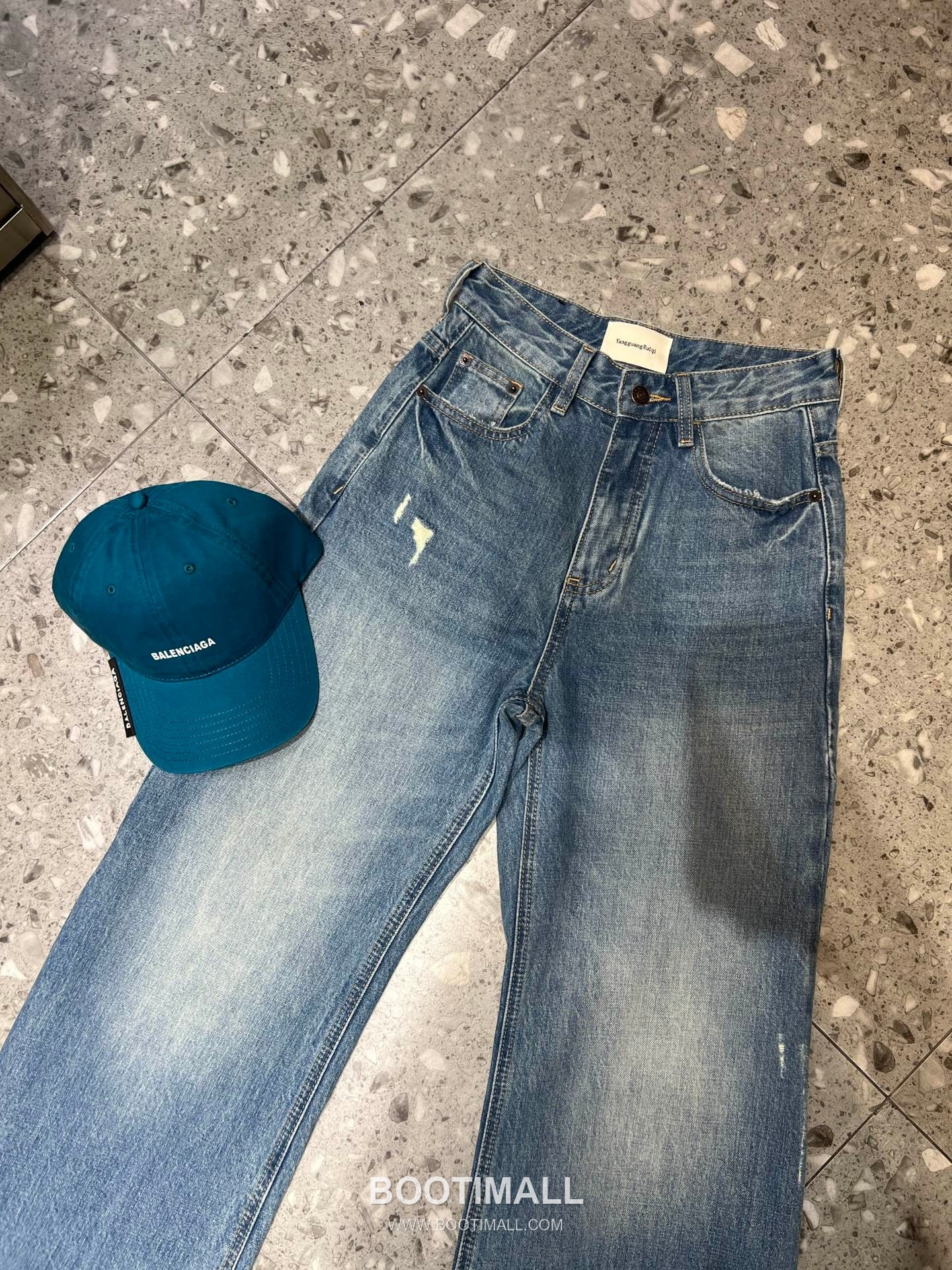 Acne Studios Curved Blade Denim Pants Cotton Denim 아크네스튜디오 커브드 블레이드 데님 팬츠 코튼 데님 3