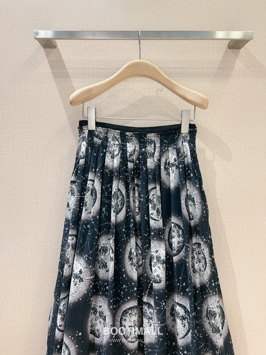 Dior Cosmic Print Skirt Cotton Black 디올 코스믹 프린트 스커트 코튼 블랙 2