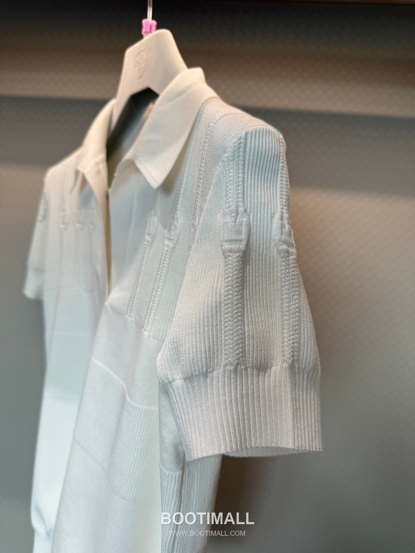 Hermes 에르메스 V-Neck Knit Polo Silk Cotton Blend White Short Sleeve Top 브이넥 니트 폴로 실크 코튼 블렌드 화이트 반소매 톱 3