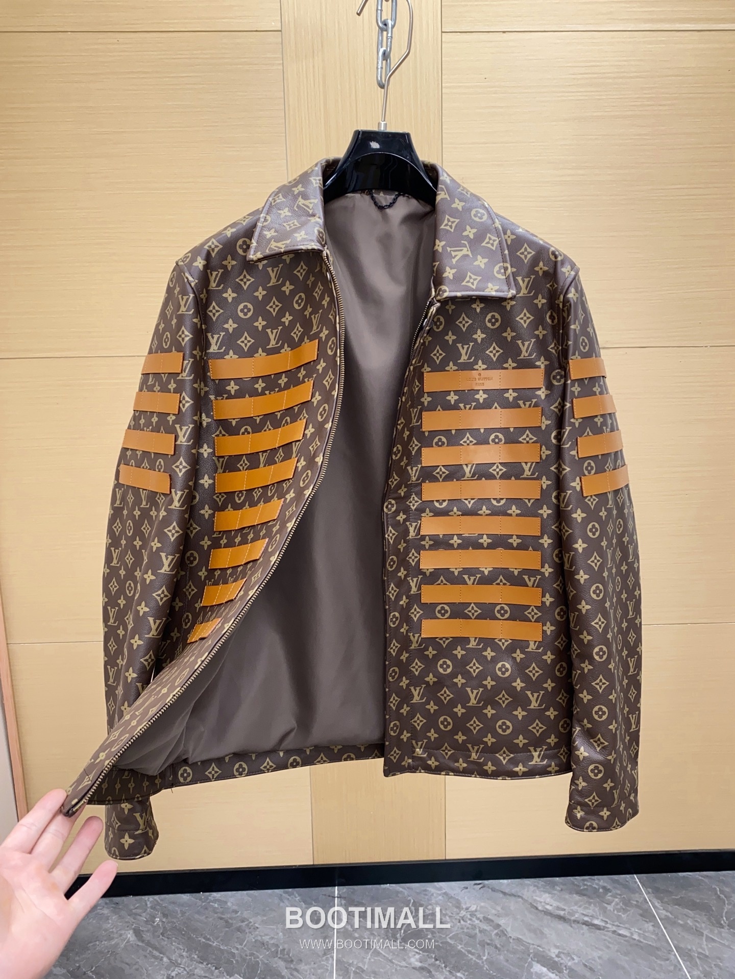 Louis Vuitton Nigo Monogram Leather Cowhide Leather Brown Jacket 루이비통 니고 모노그램 레더 소가죽 브라운 자켓 11