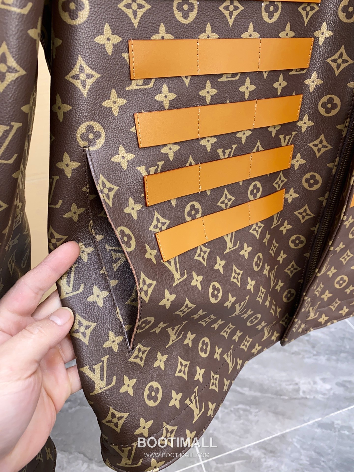 Louis Vuitton Nigo Monogram Leather Cowhide Leather Brown Jacket 루이비통 니고 모노그램 레더 소가죽 브라운 자켓 14