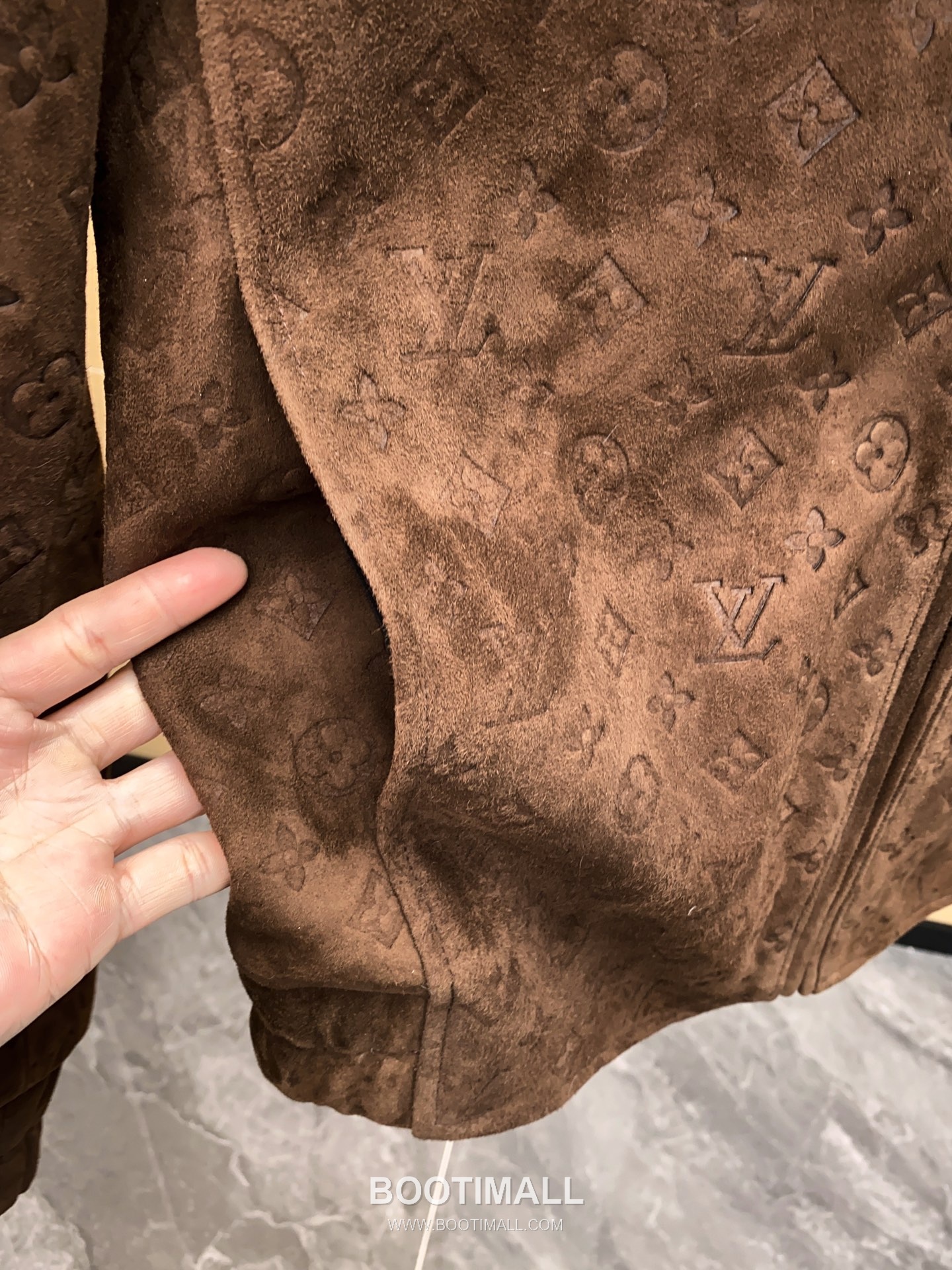 Louis Vuitton Monogram Suede Hooded Suede Brown Jacket 루이비통 모노그램 스웨이드 후드 스웨이드 브라운 자켓 12