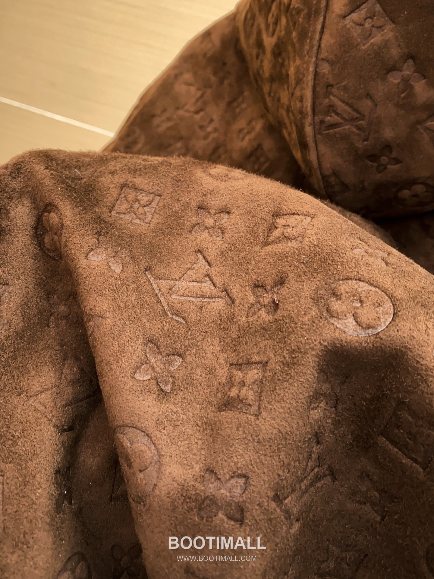 Louis Vuitton Monogram Suede Hooded Suede Brown Jacket 루이비통 모노그램 스웨이드 후드 스웨이드 브라운 자켓 15