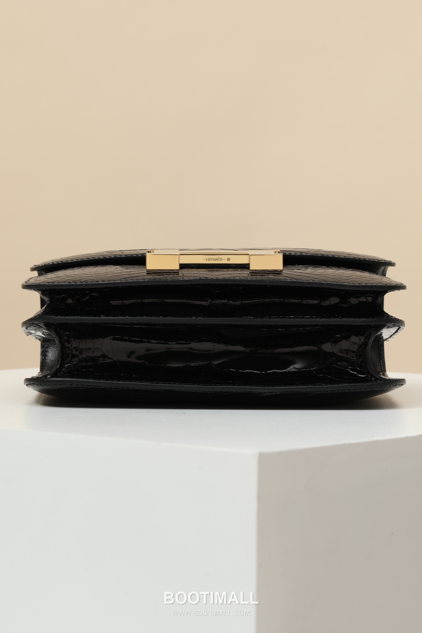 Hermes Constance 19 Shiny Crocodile Shiny American Crocodile Leather Black Shoulder Bag 에르메스 콘스탄스 19 샤이니 크로커다일 샤이니 아메리칸 크로커다일 가죽 블랙 숄더백 19cm 4