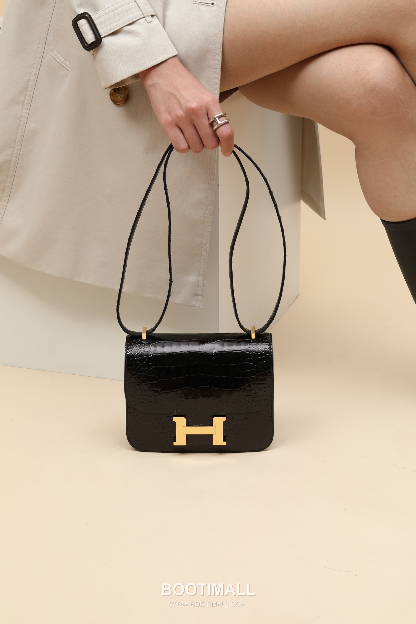 Hermes Constance 19 Shiny Crocodile Shiny American Crocodile Leather Black Shoulder Bag 에르메스 콘스탄스 19 샤이니 크로커다일 샤이니 아메리칸 크로커다일 가죽 블랙 숄더백 19cm 8