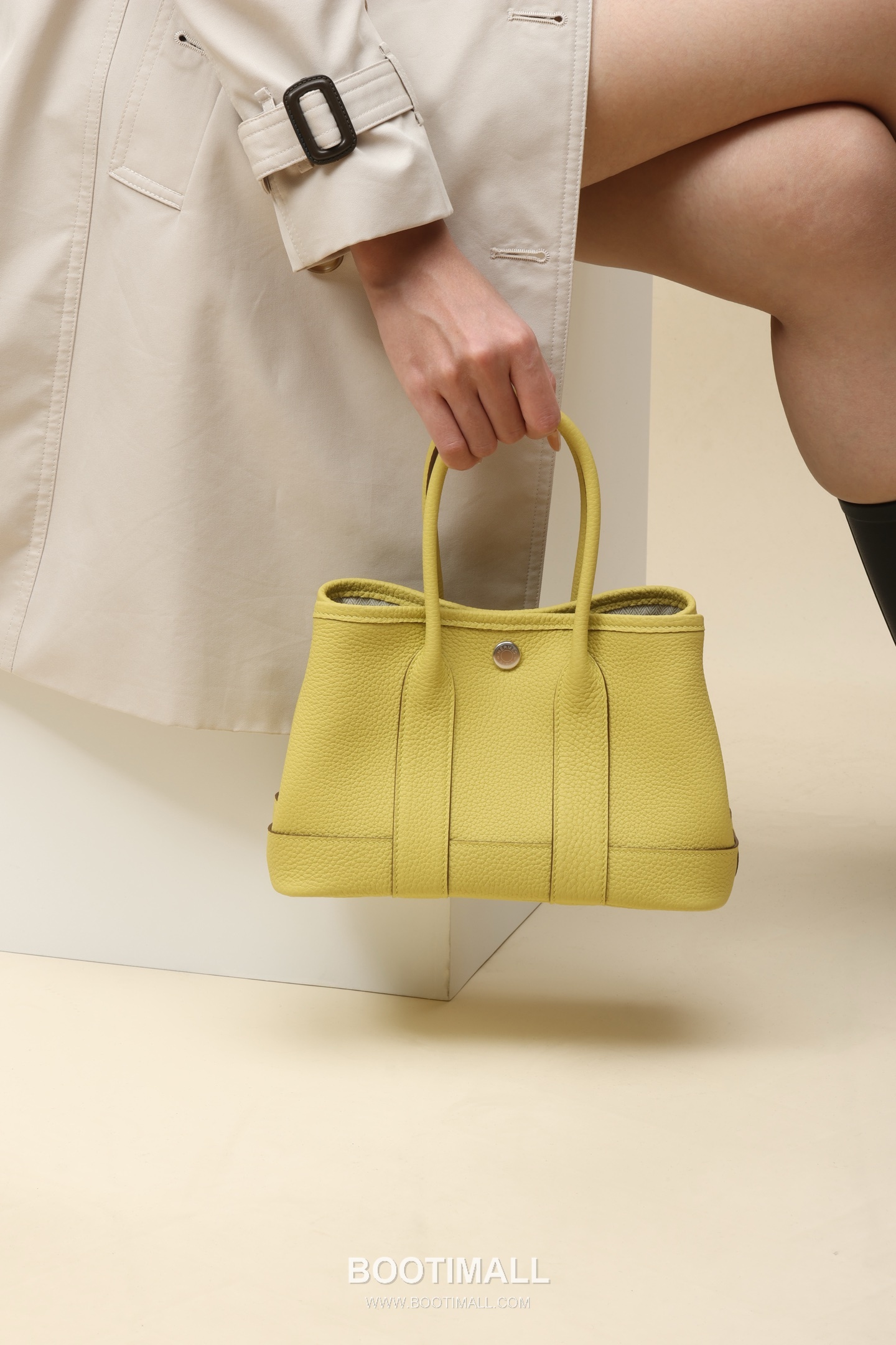 Hermes HY23 Togo Top Handle Togo Leather Yellow Handbag 에르메스 HY23 토고 탑핸들 토고 레더 옐로우 핸드백 23cm 8