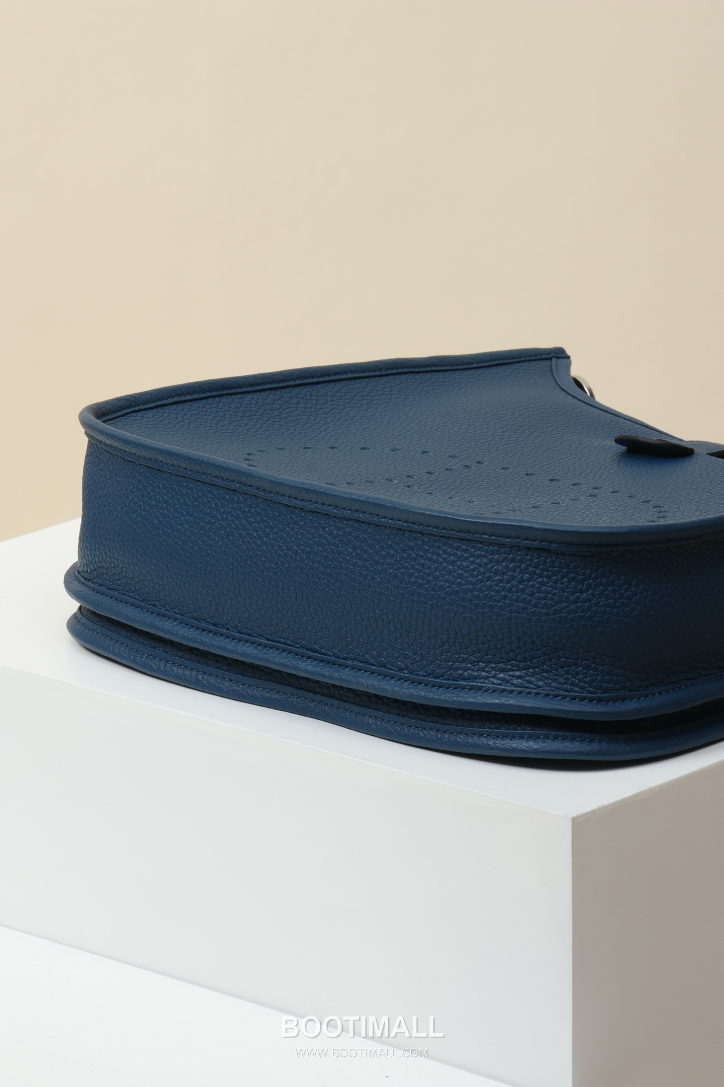 Hermes Clemence Crossbody Clemence Calfskin Blue Crossbody Bag 에르메스 클레망스 크로스바디 클레망스 송아지가죽 블루 크로스백 30cm 6