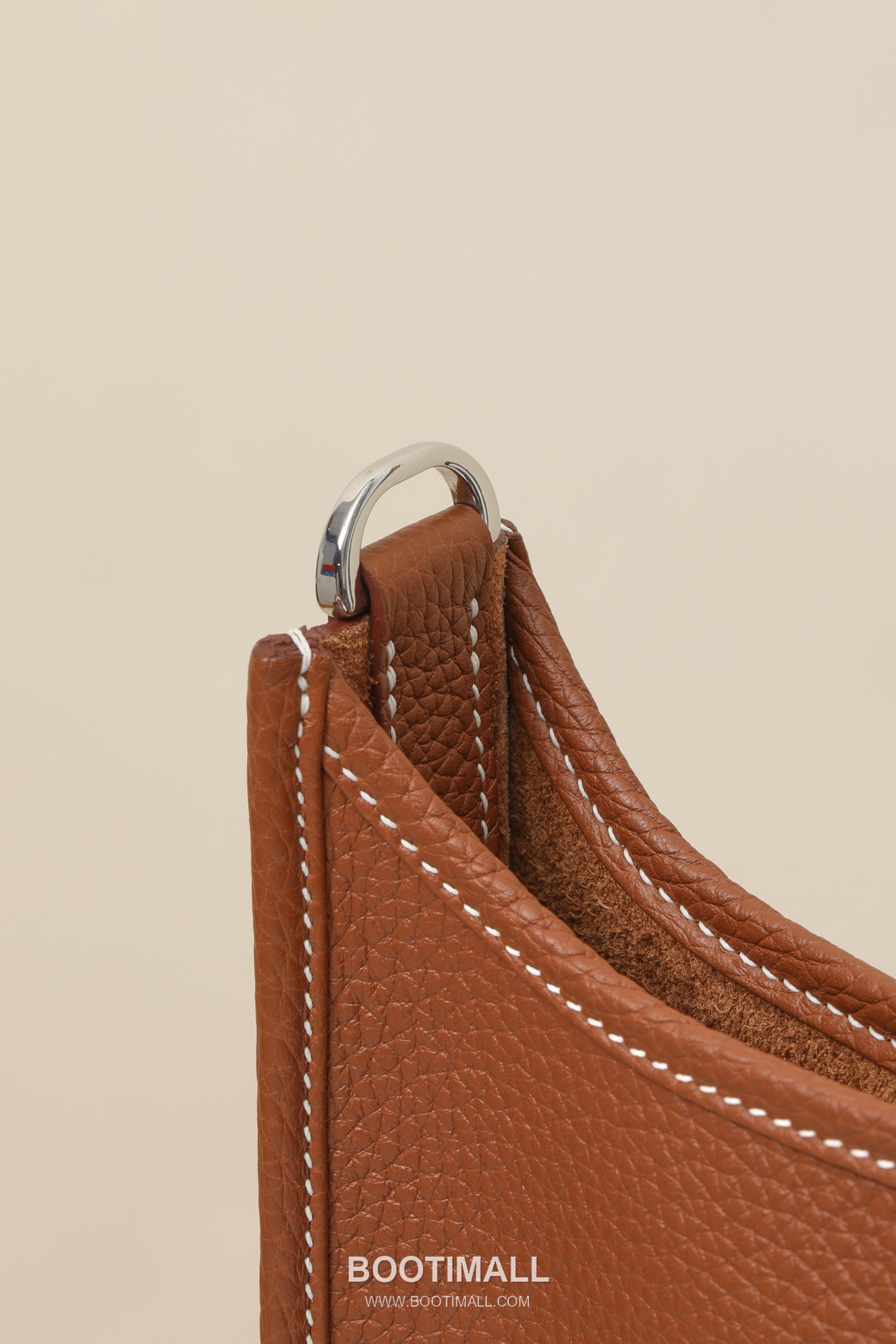 Hermes YF23 Clemence Crossbody Clemence Calfskin Brown Crossbody Bag 에르메스 YF23 클레망스 크로스백 클레망스 송아지가죽 브라운 26cm 5
